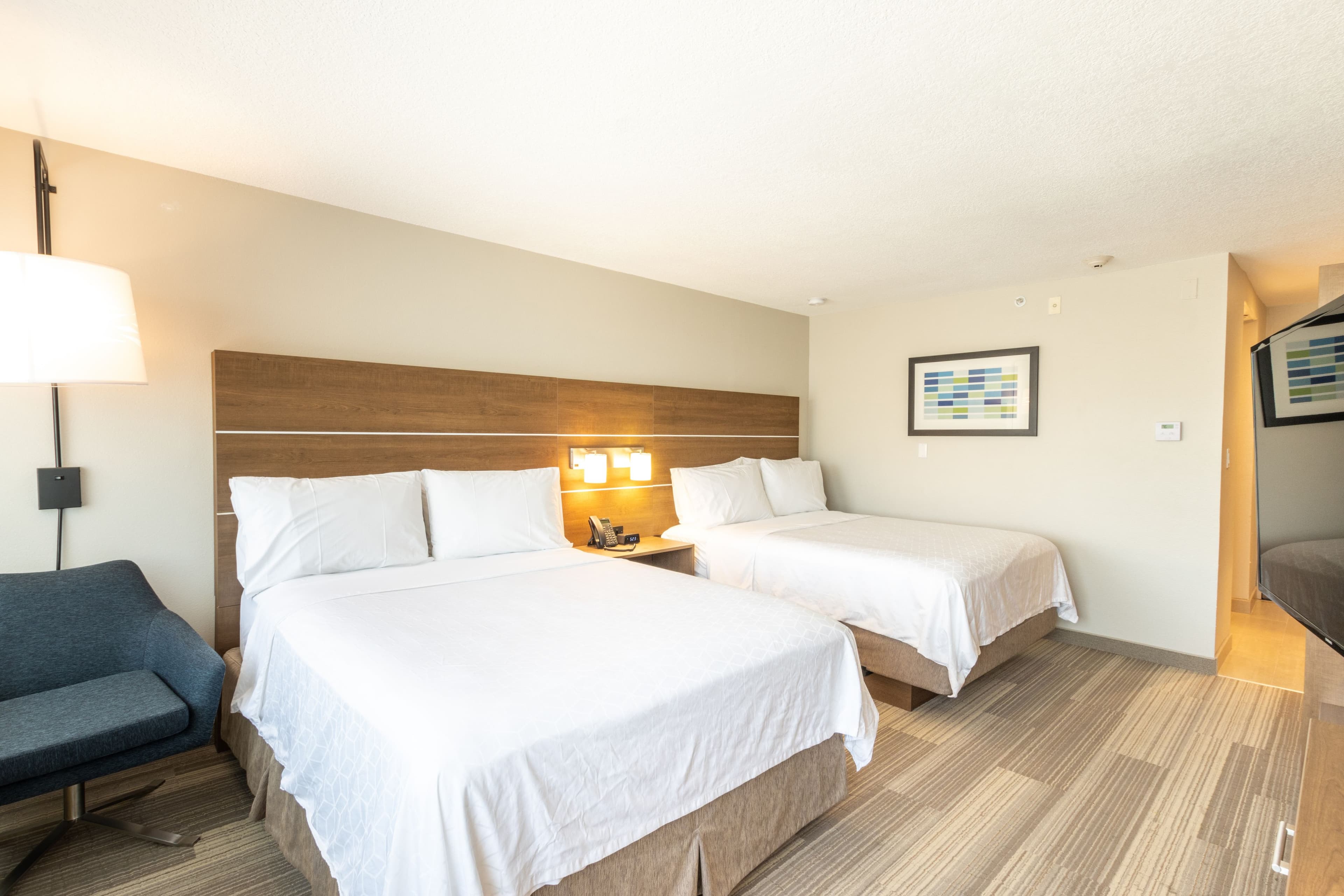 Holiday Inn Express Anaheim West — 16