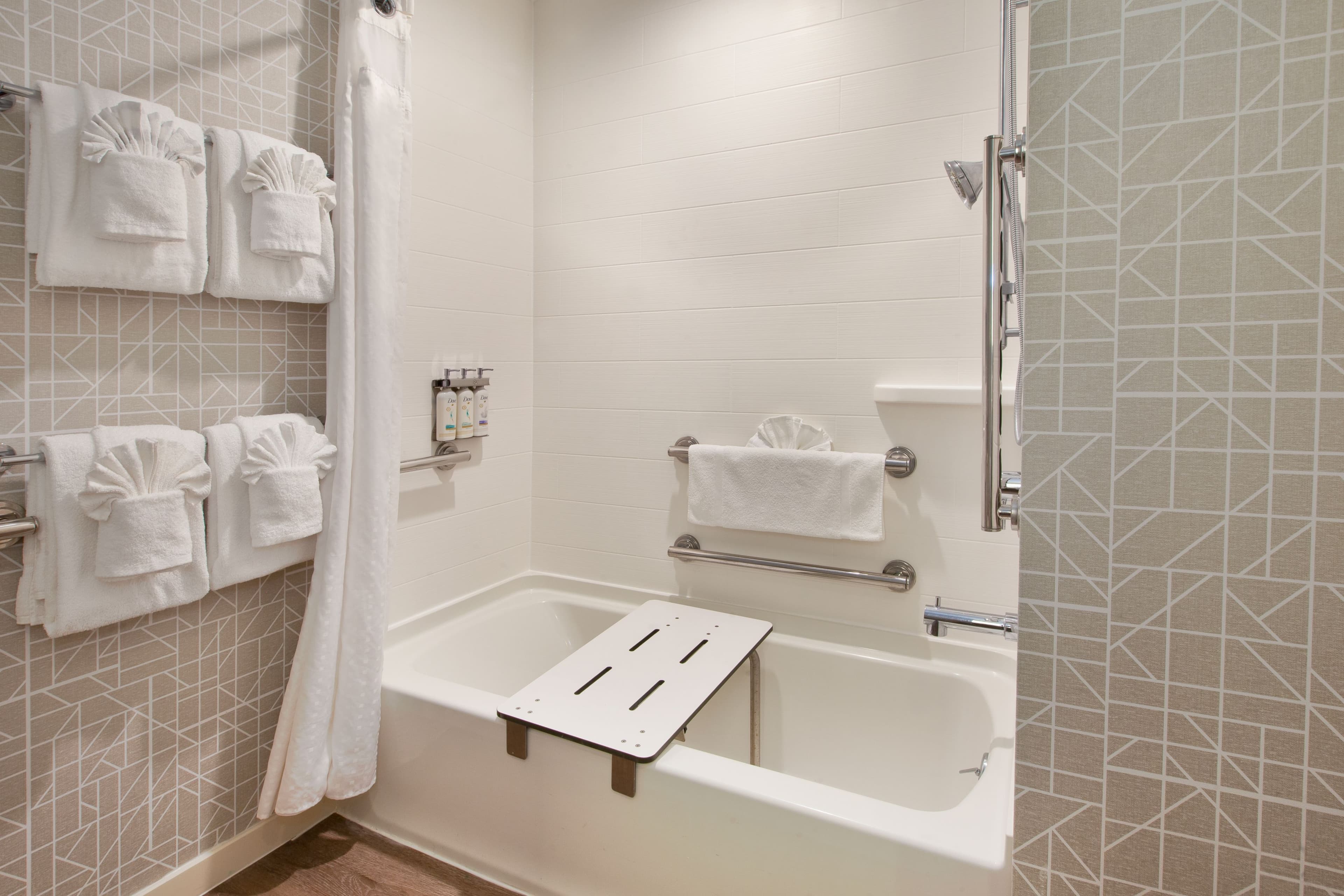 Holiday Inn Express & Suites Absecon-Atlantic City Area — 12