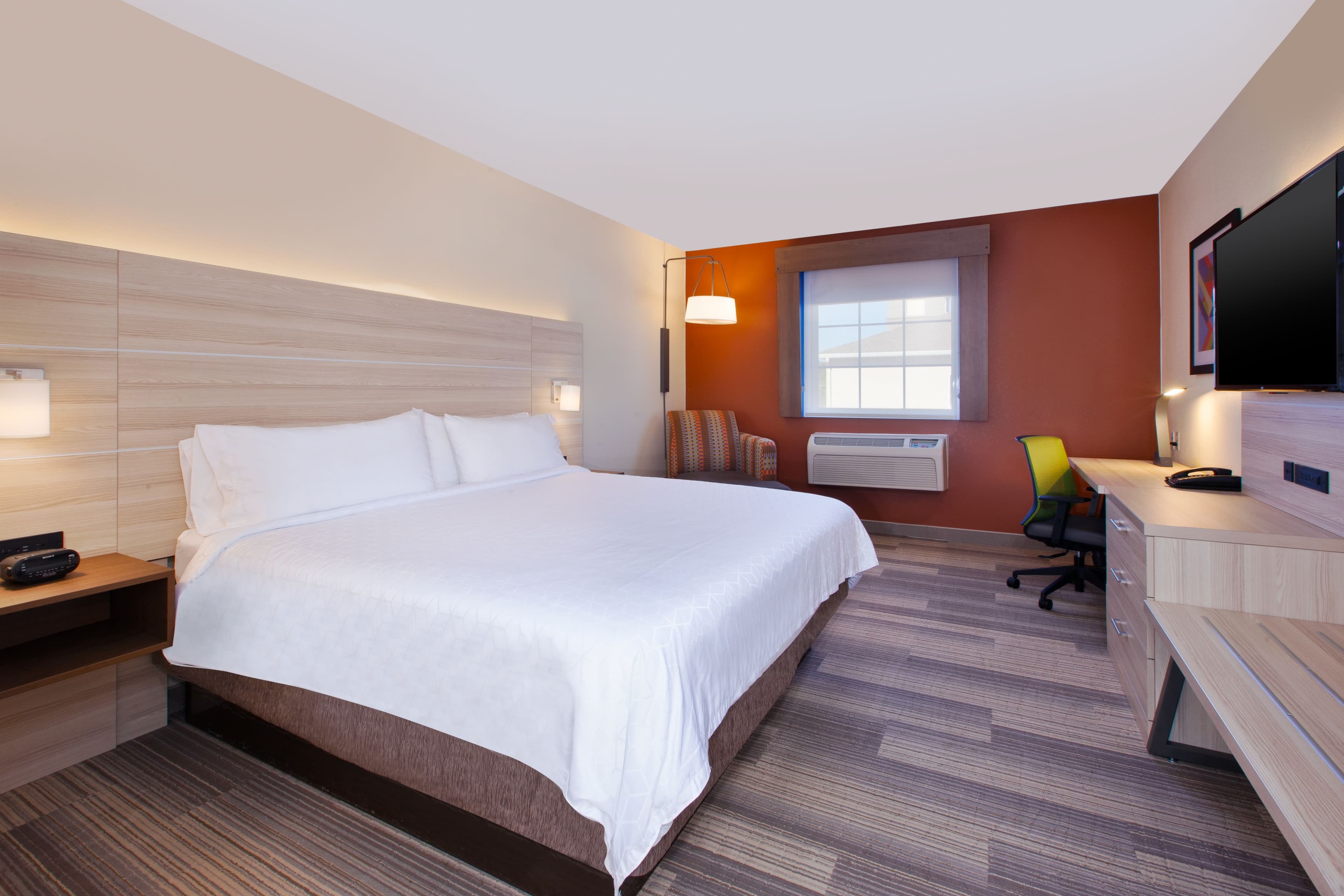 Holiday Inn Express & Suites Absecon-Atlantic City Area - Image 2