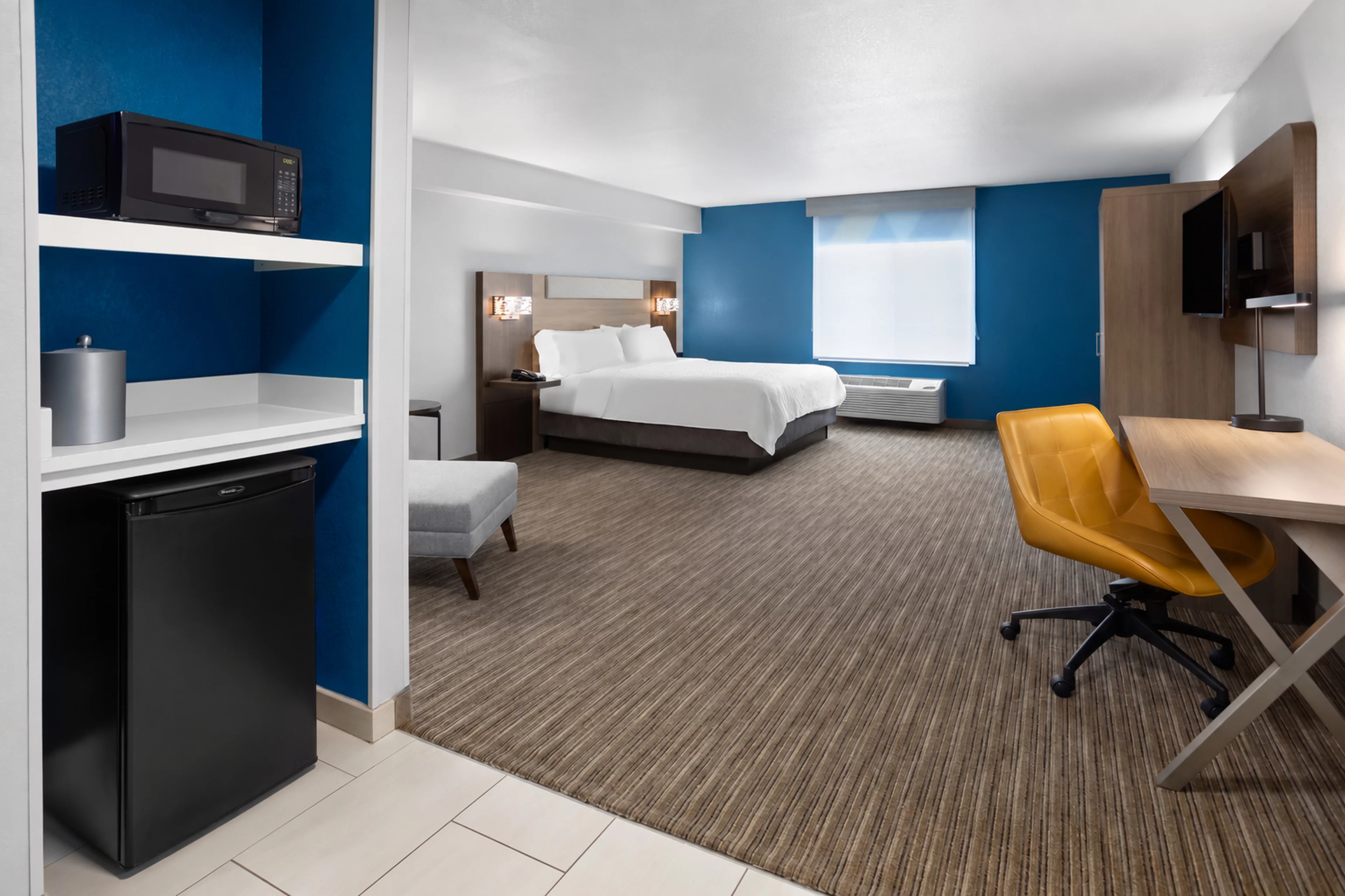 Holiday Inn Express & Suites Acme-Traverse City — 3