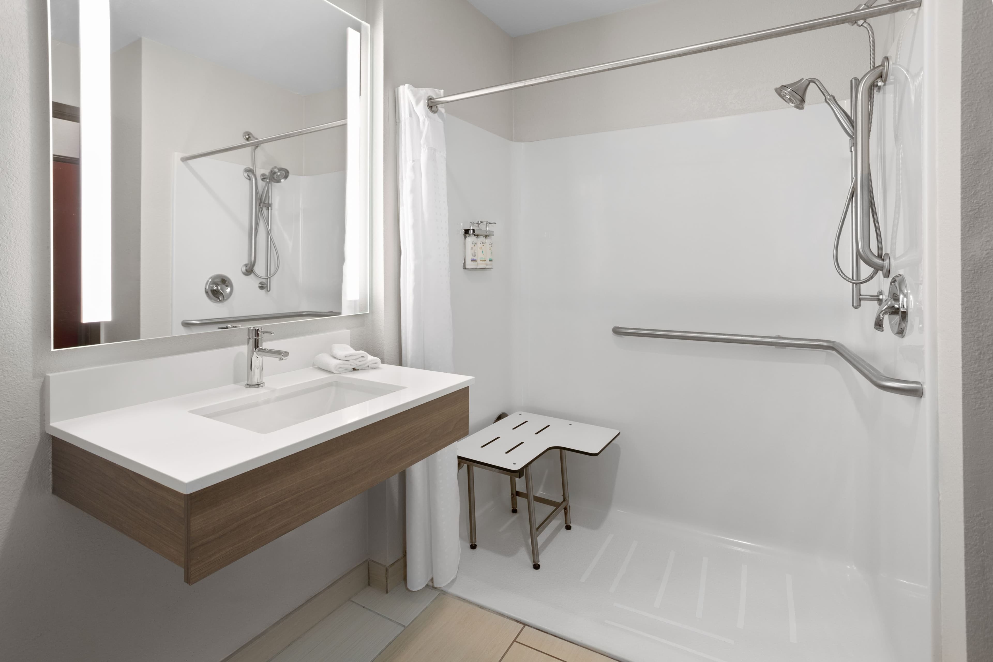 Holiday Inn Express & Suites Acme-Traverse City — 16
