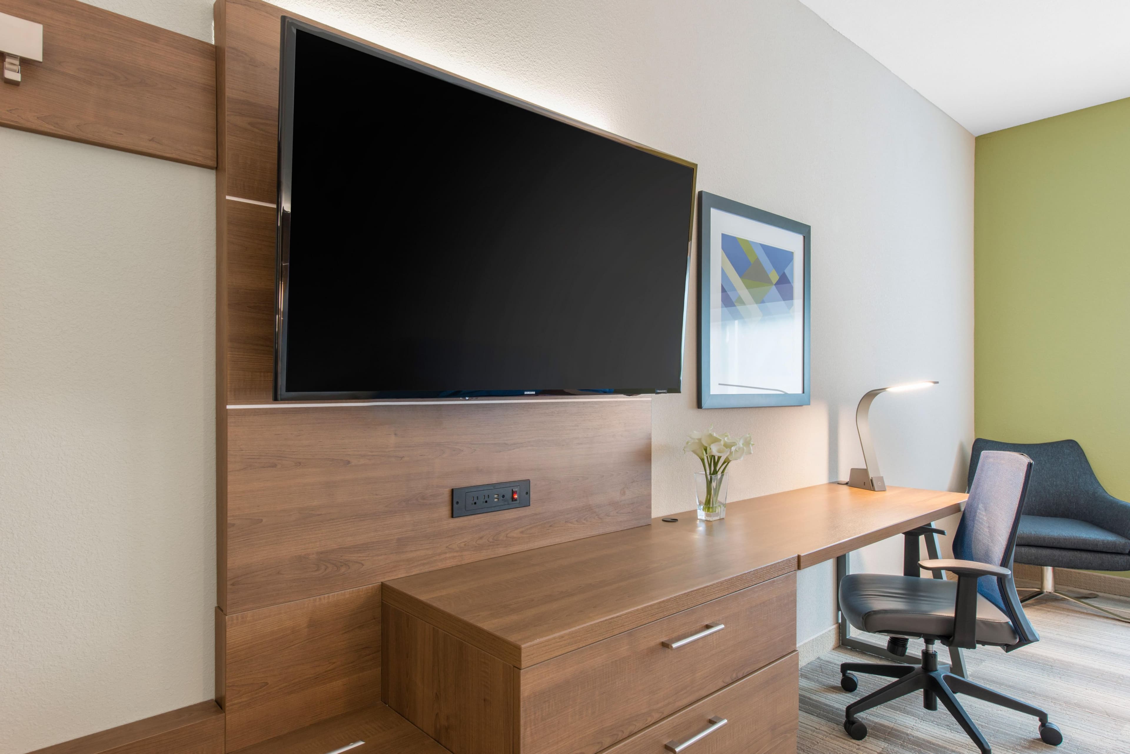 Holiday Inn Express & Suites Alachua - Gainesville Area — 56