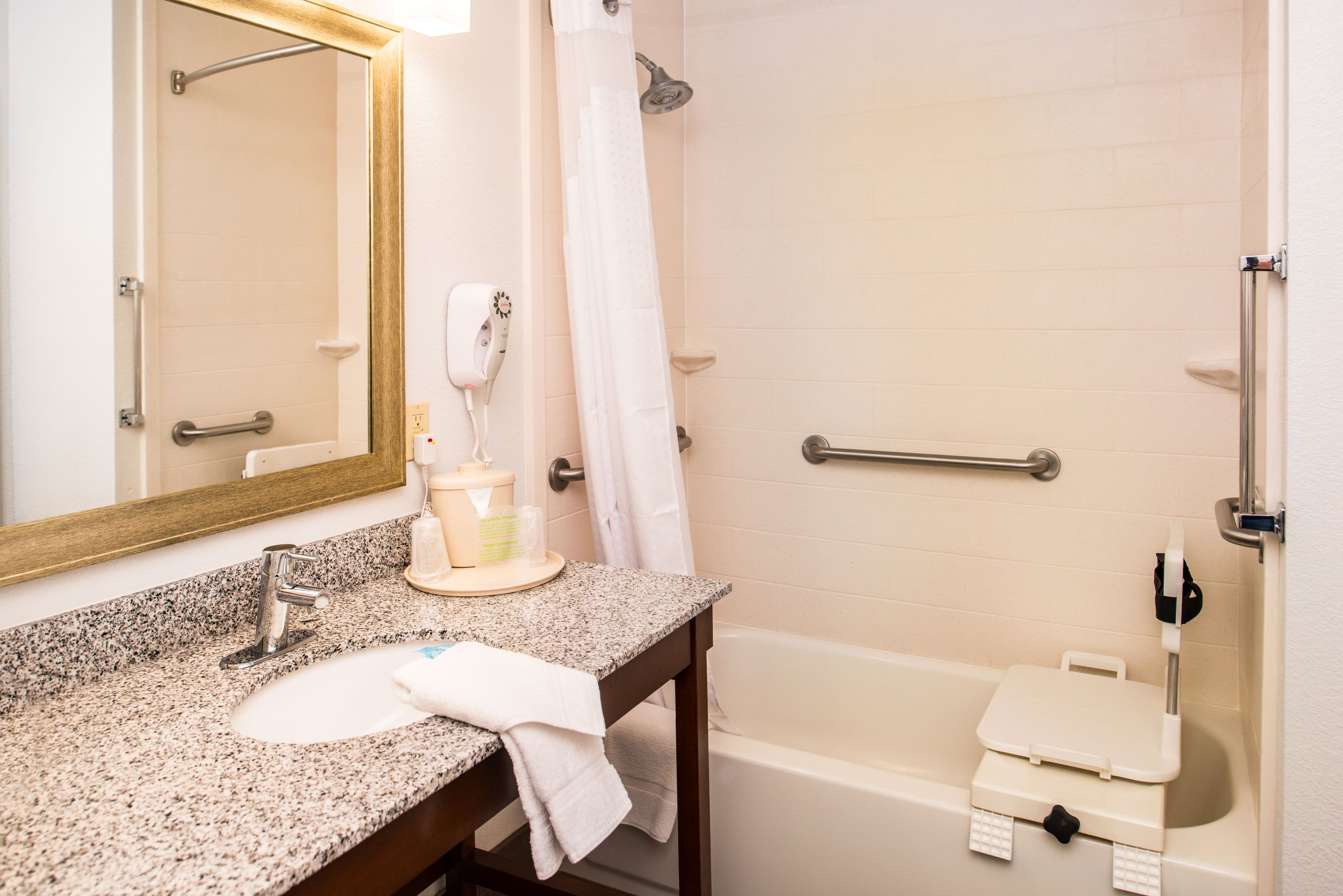 Holiday Inn Express & Suites Alamogordo — 17