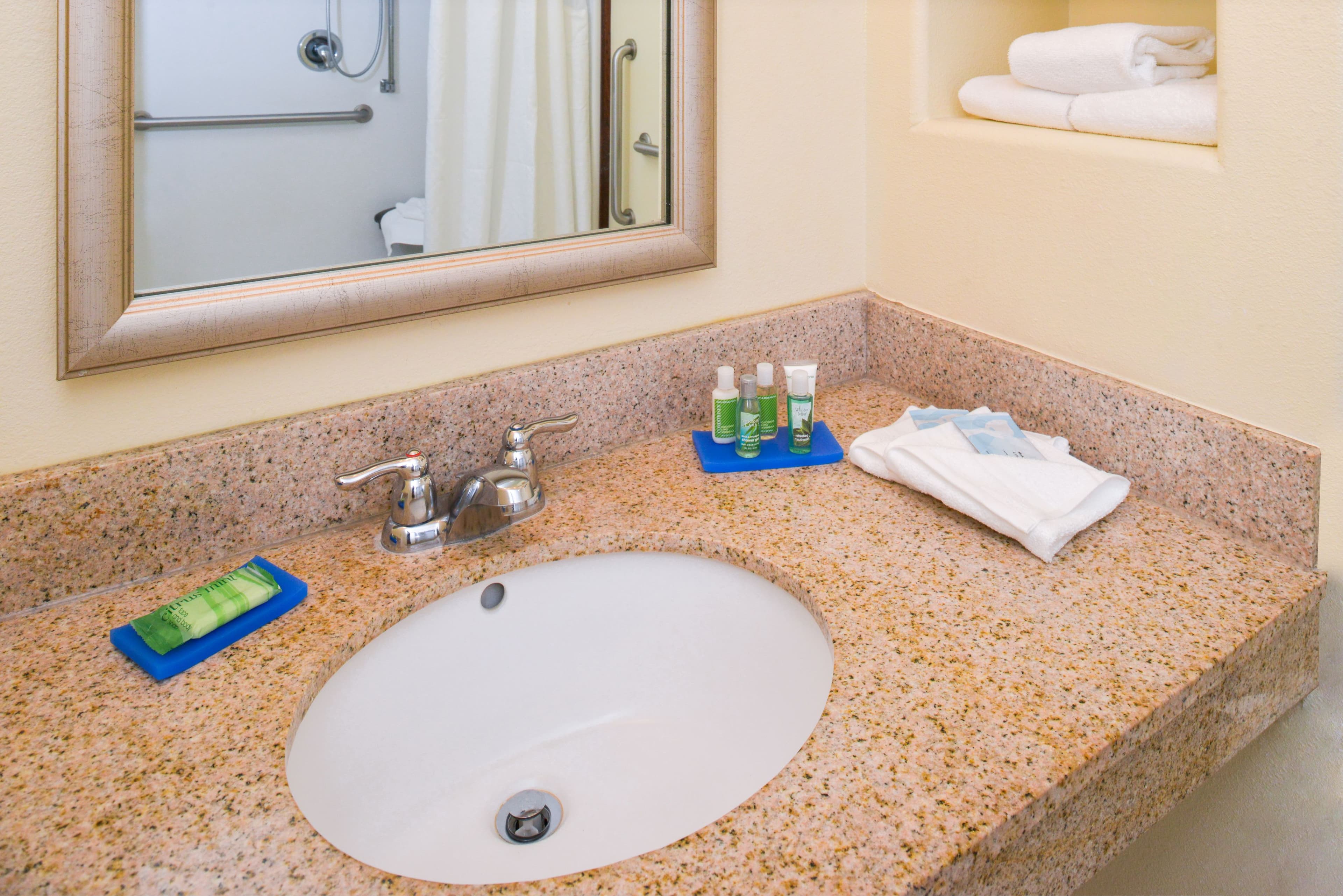 Holiday Inn Express & Suites Alamosa — 6