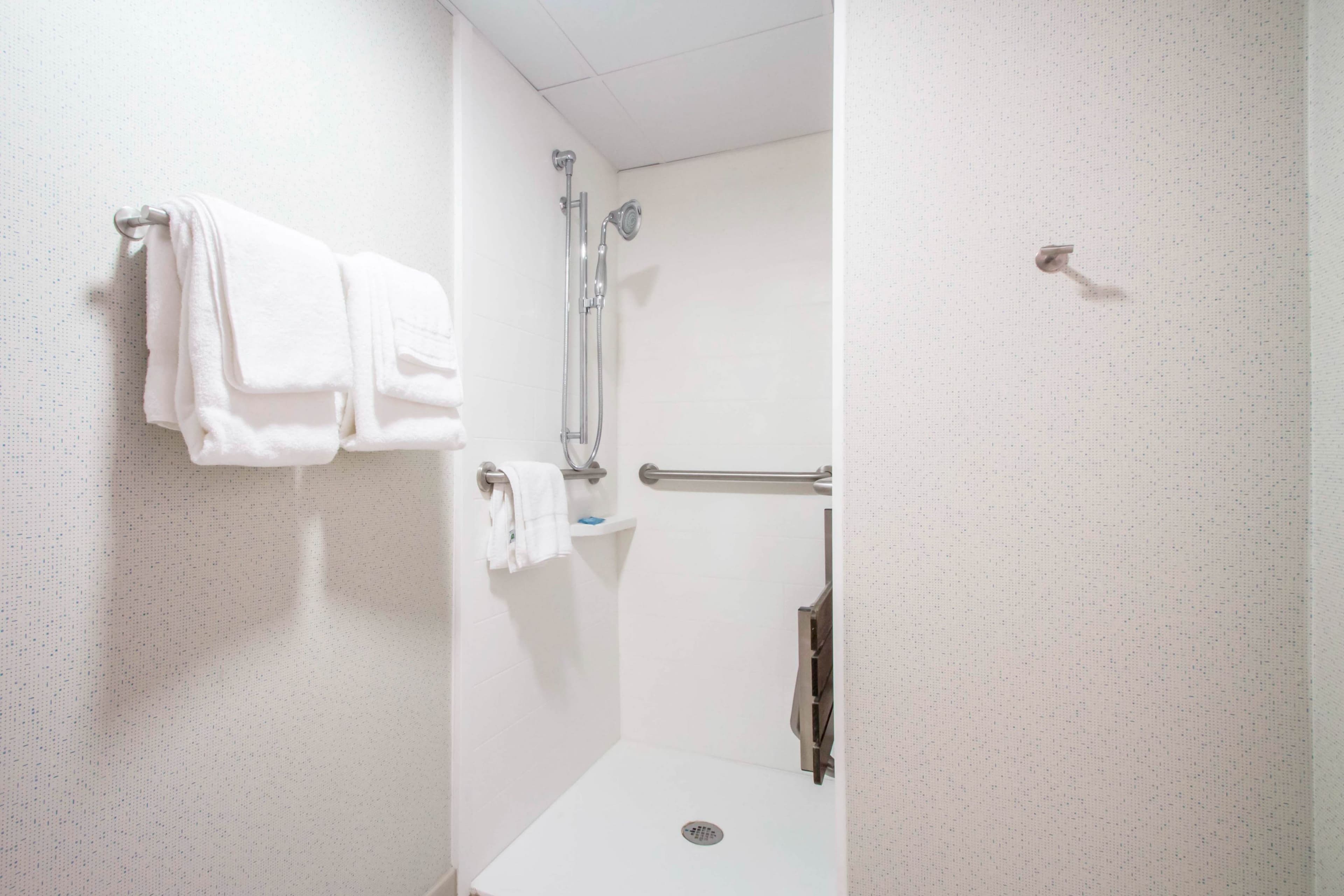 Holiday Inn Express & Suites Albany Airport - Wolf Road — 14