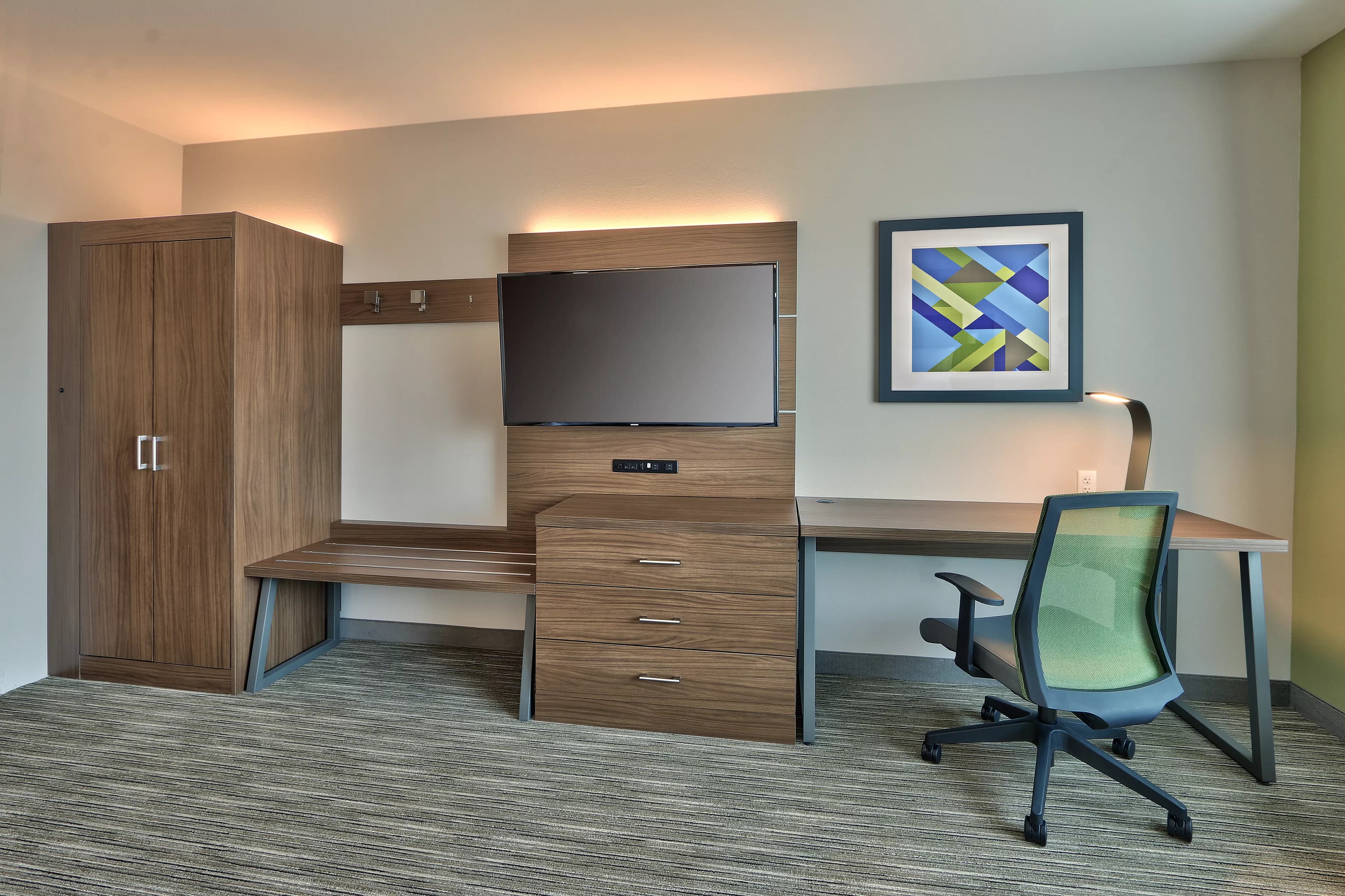 Holiday Inn Express & Suites Albuquerque East — 3