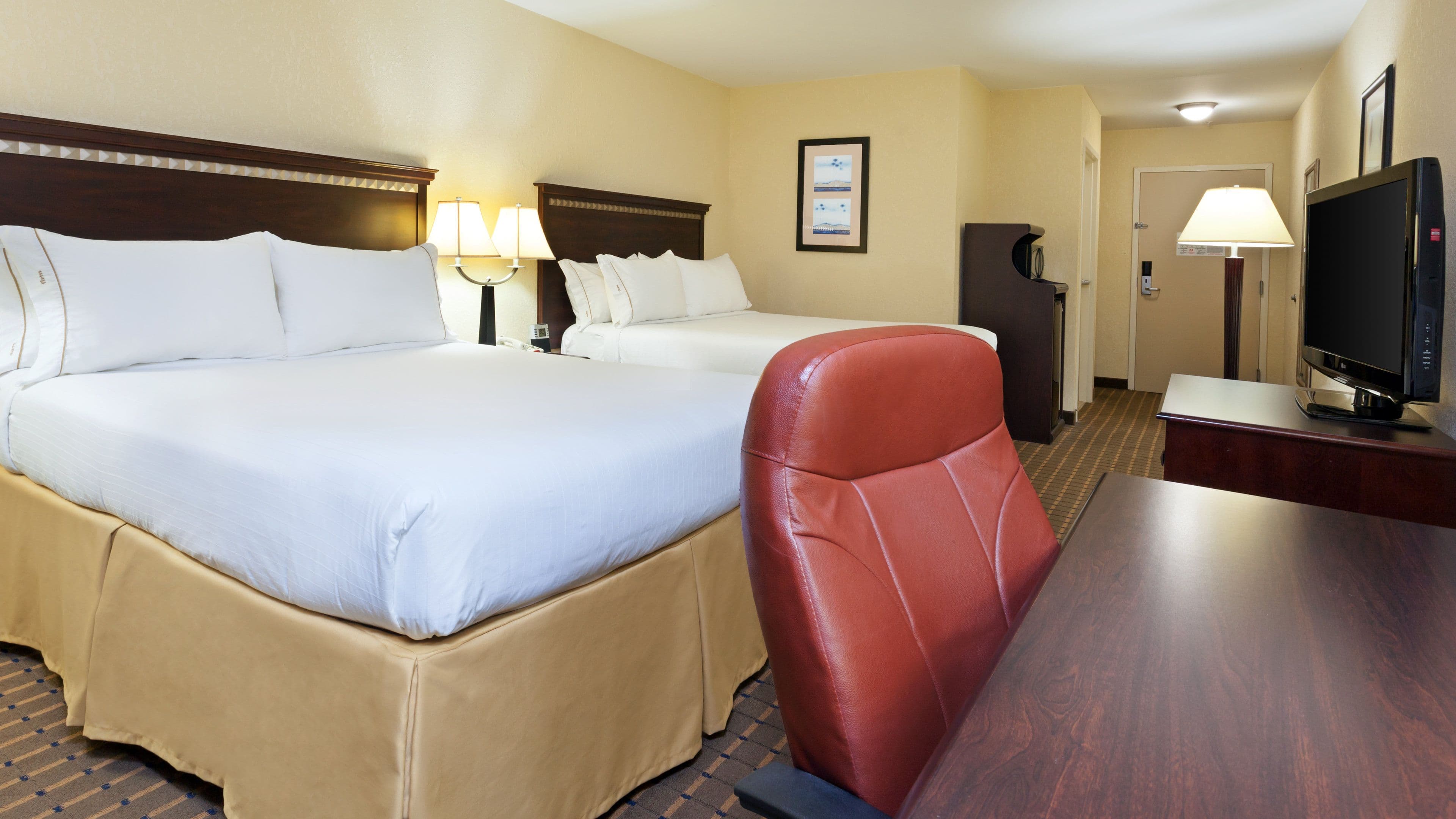 Holiday Inn Express & Suites Allentown West — 7