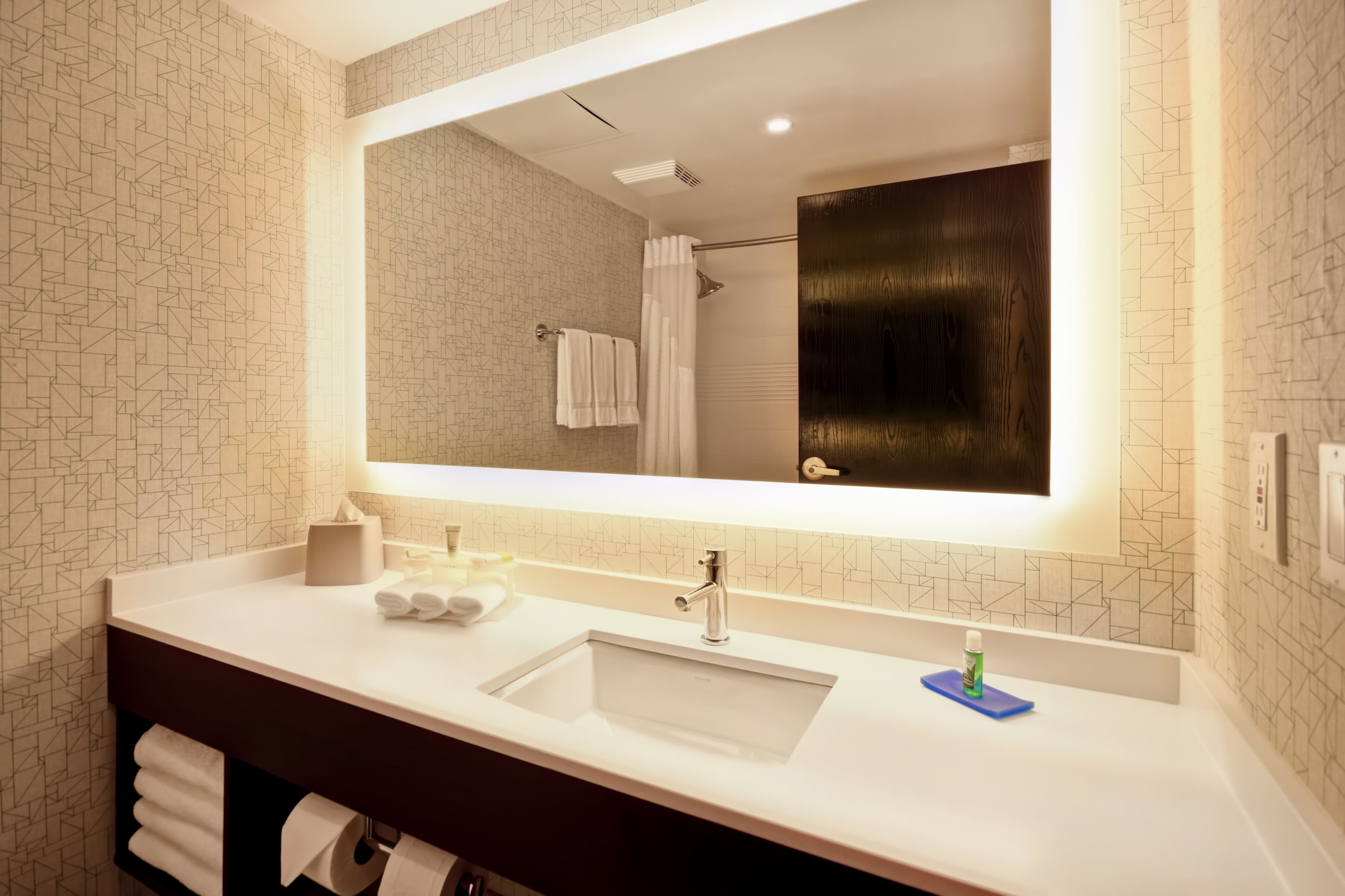 Holiday Inn Express & Suites Allentown Cen - Dorneyville — 28