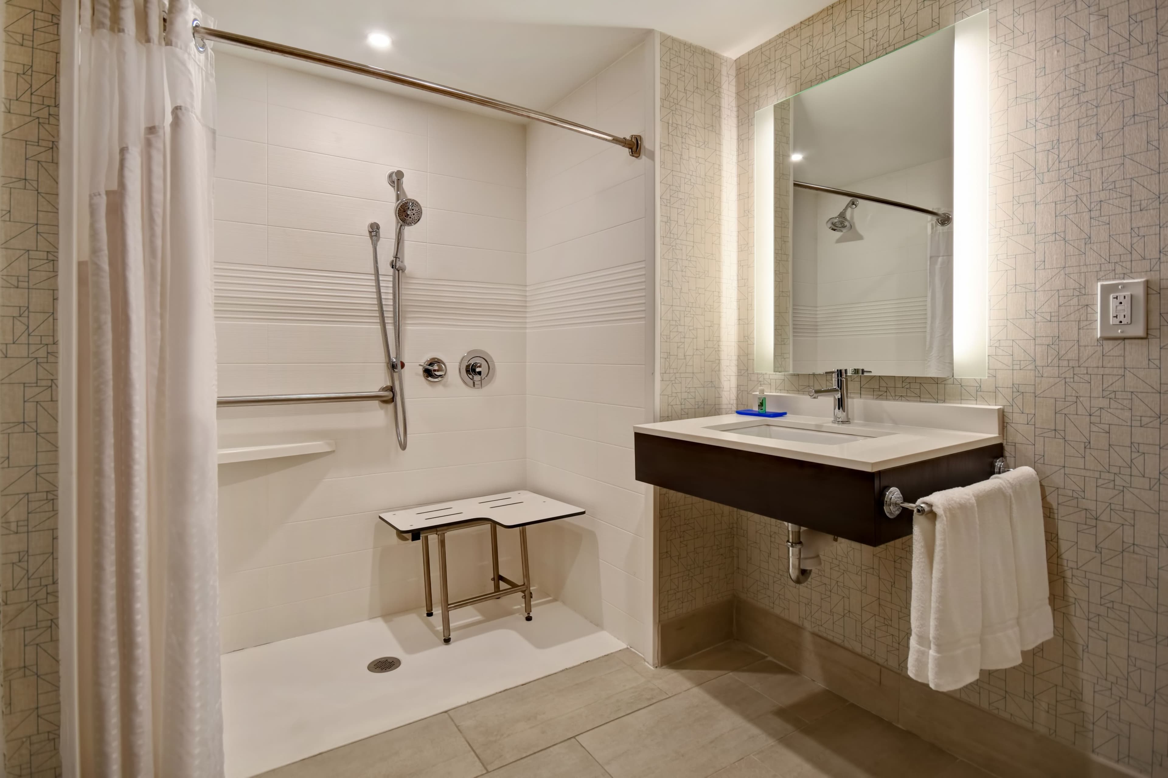 Holiday Inn Express & Suites Allentown Cen - Dorneyville — 20