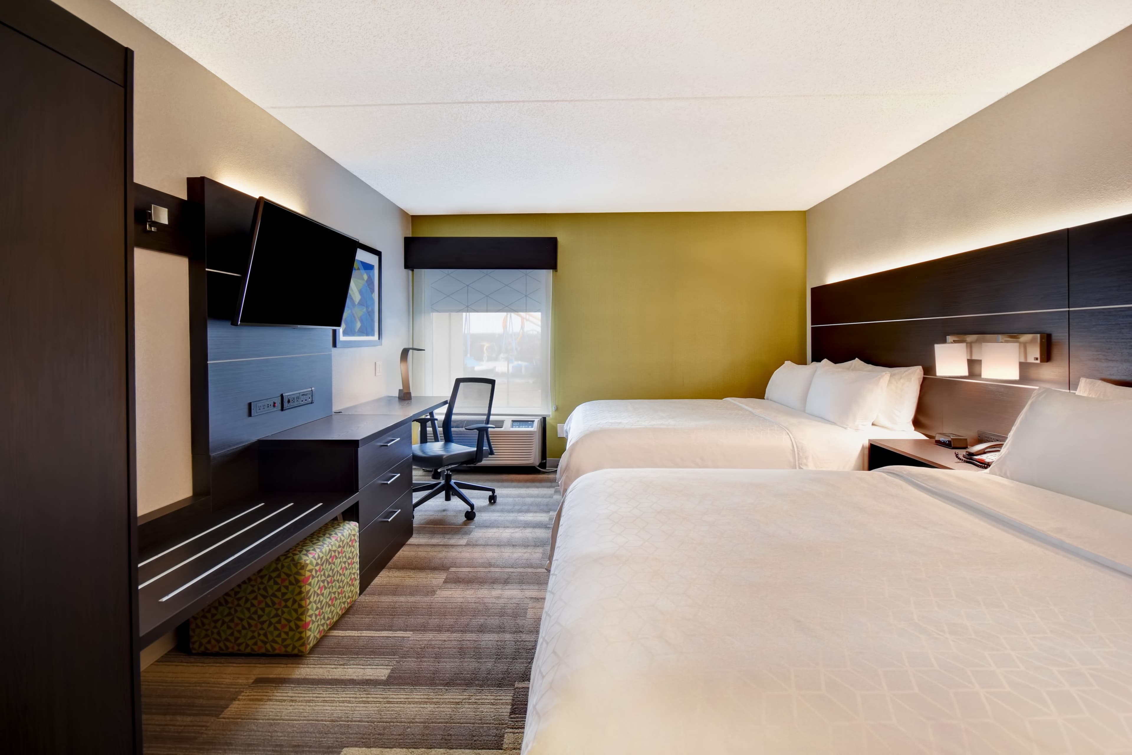 Holiday Inn Express & Suites Allentown Cen - Dorneyville — 24