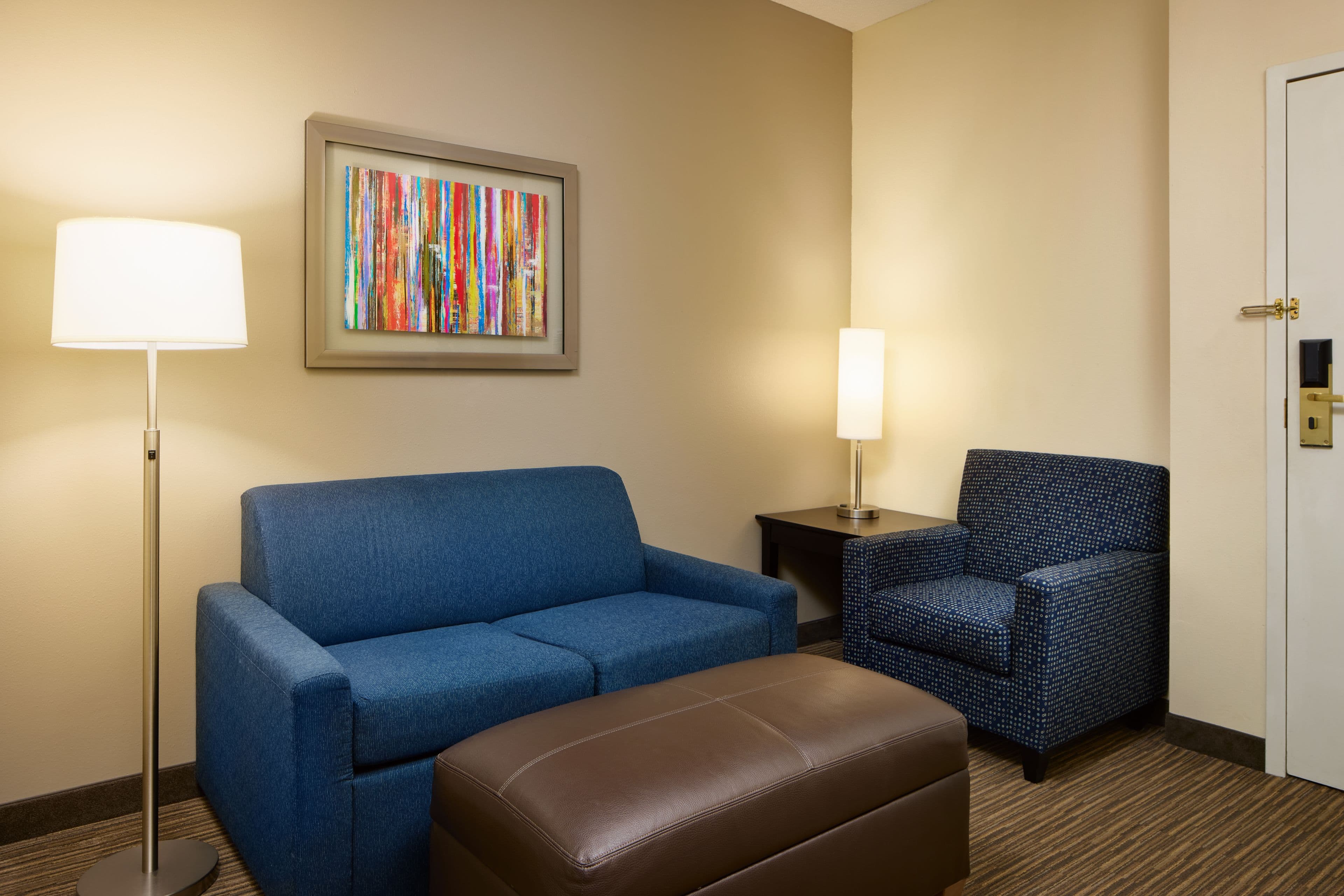 Holiday Inn Express & Suites Alpharetta - Windward Parkway — 56