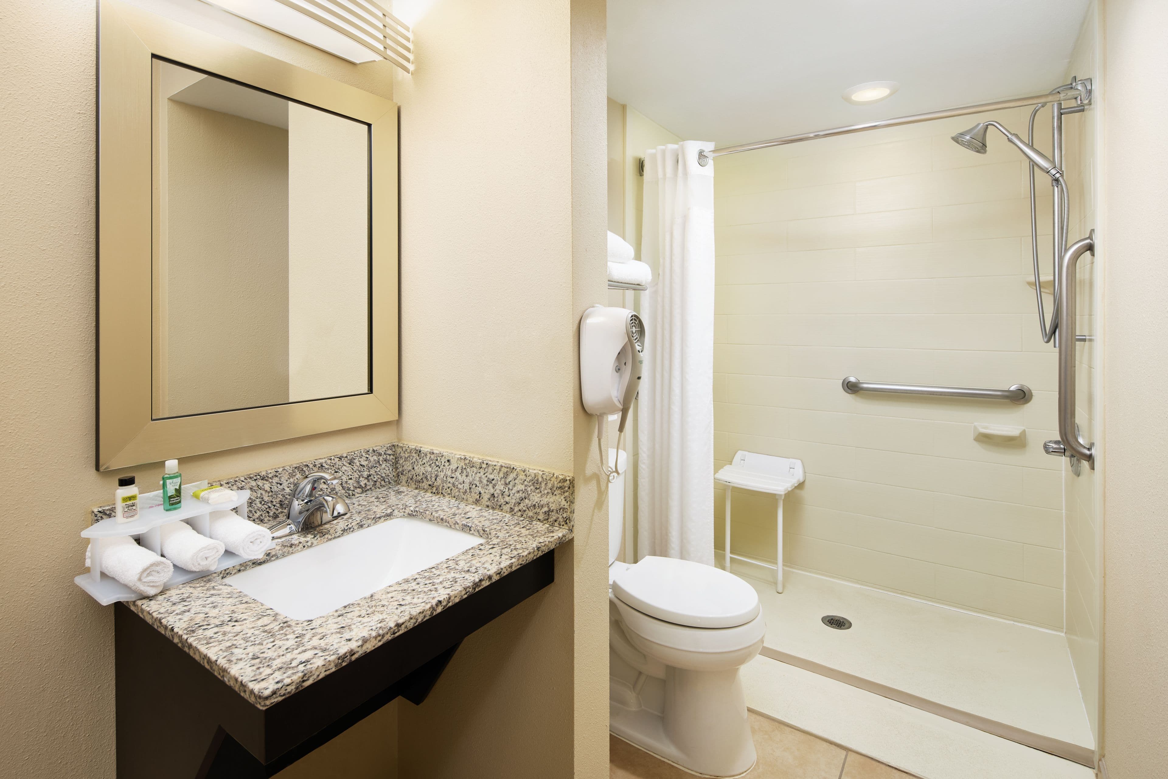 Holiday Inn Express & Suites Alpharetta - Windward Parkway — 21