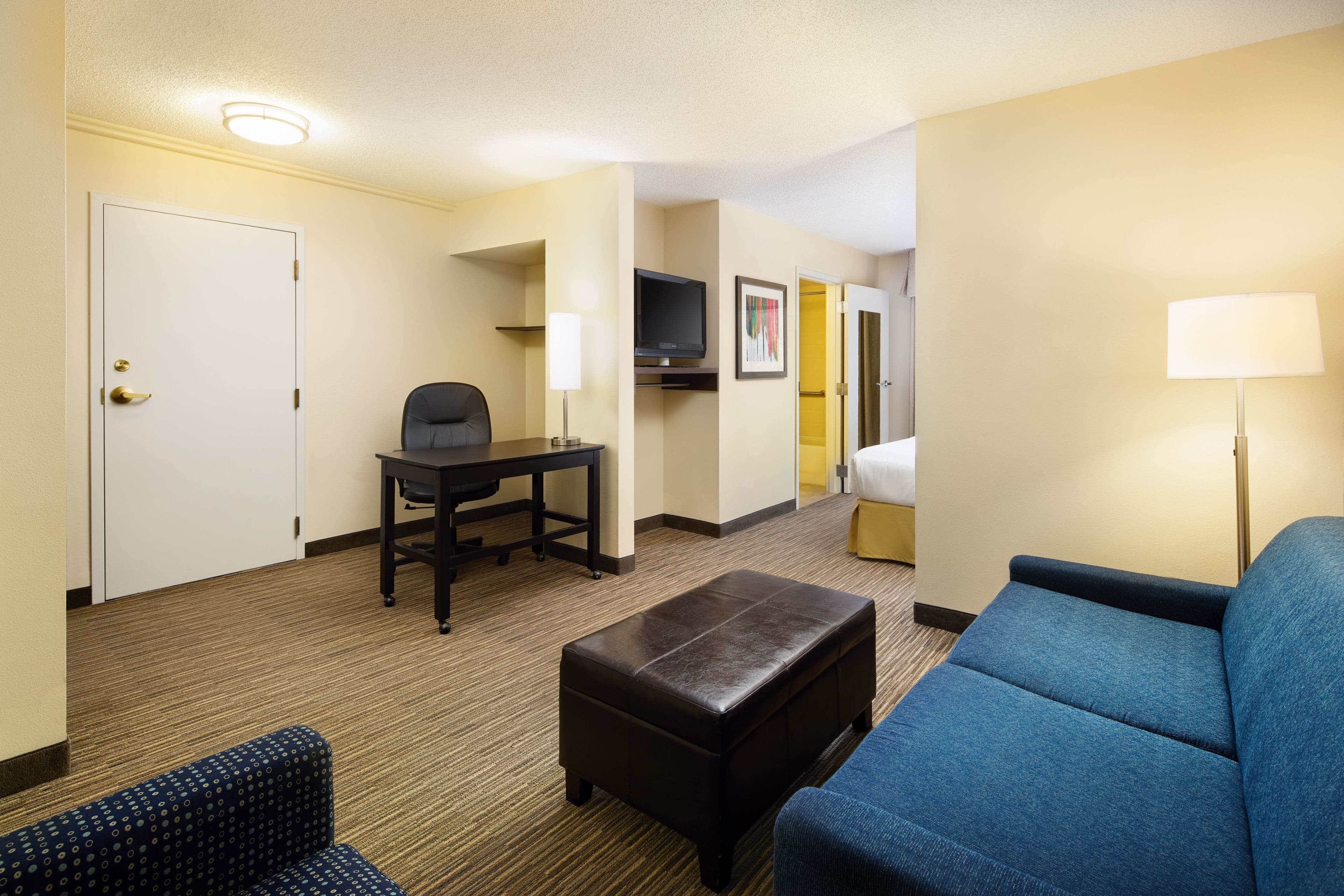 Holiday Inn Express & Suites Alpharetta - Windward Parkway — 36
