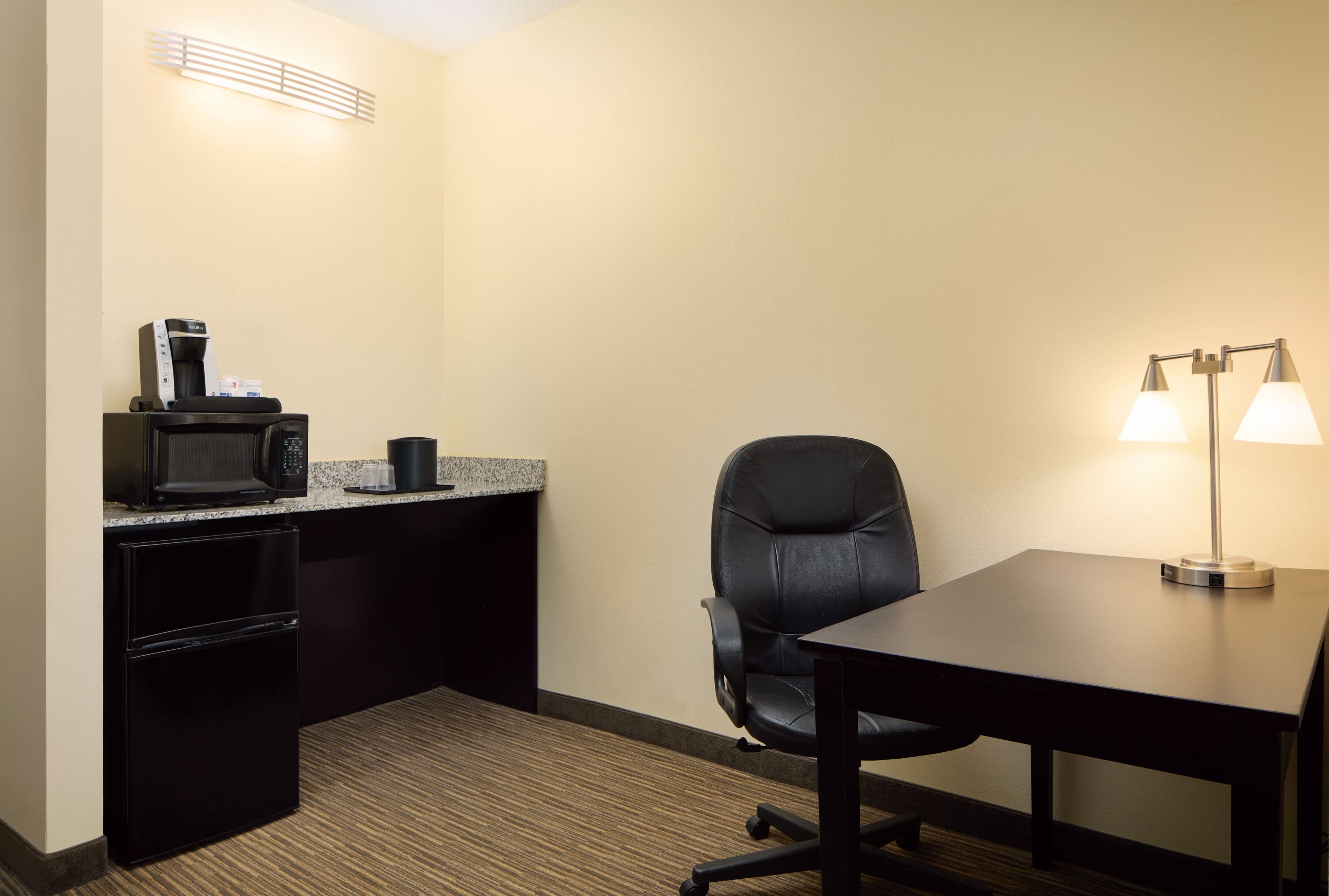 Holiday Inn Express & Suites Alpharetta - Windward Parkway — 53