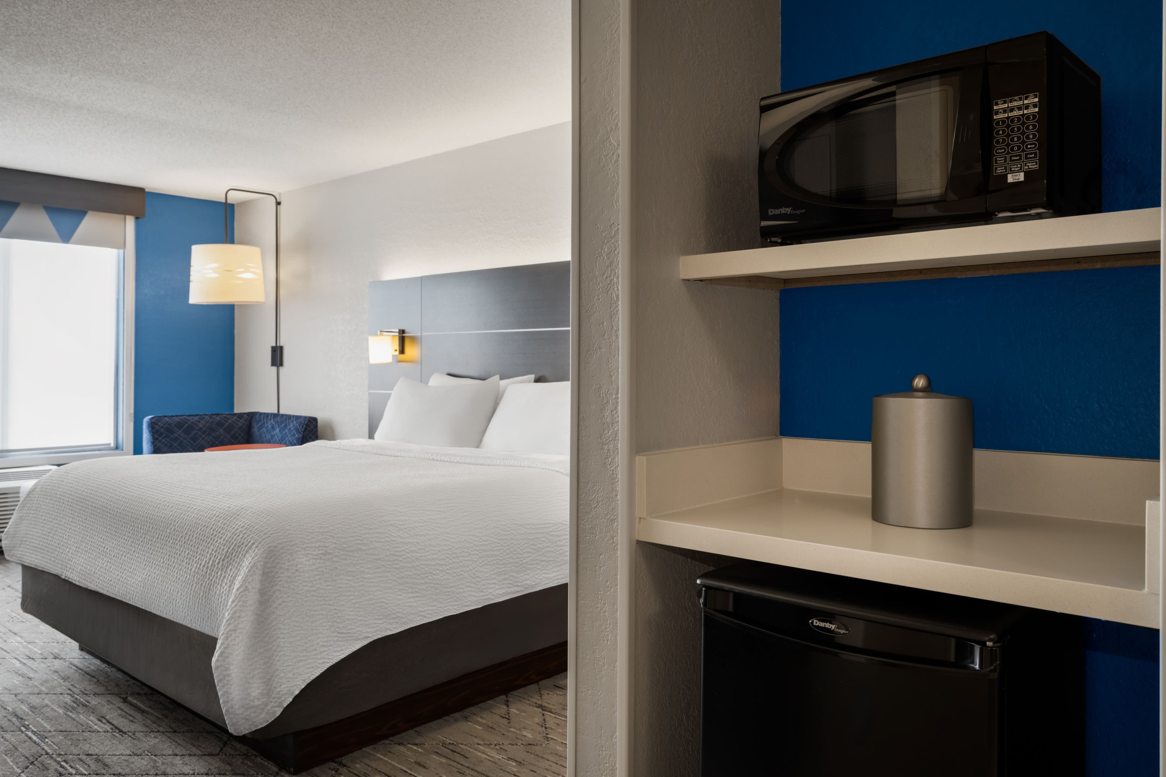 Holiday Inn Express & Suites Altoona-Des Moines — 10