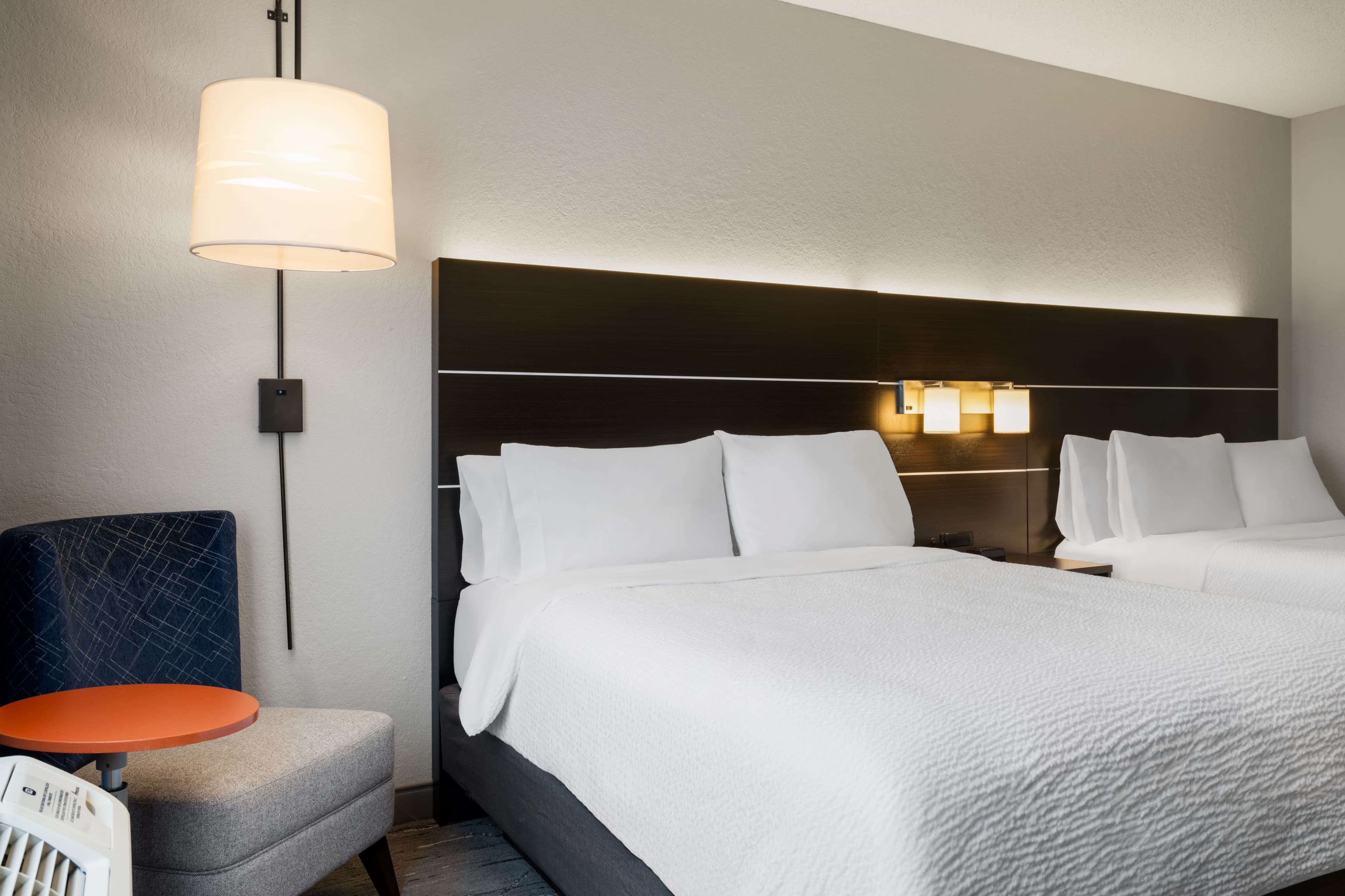 Holiday Inn Express & Suites Altoona-Des Moines — 24