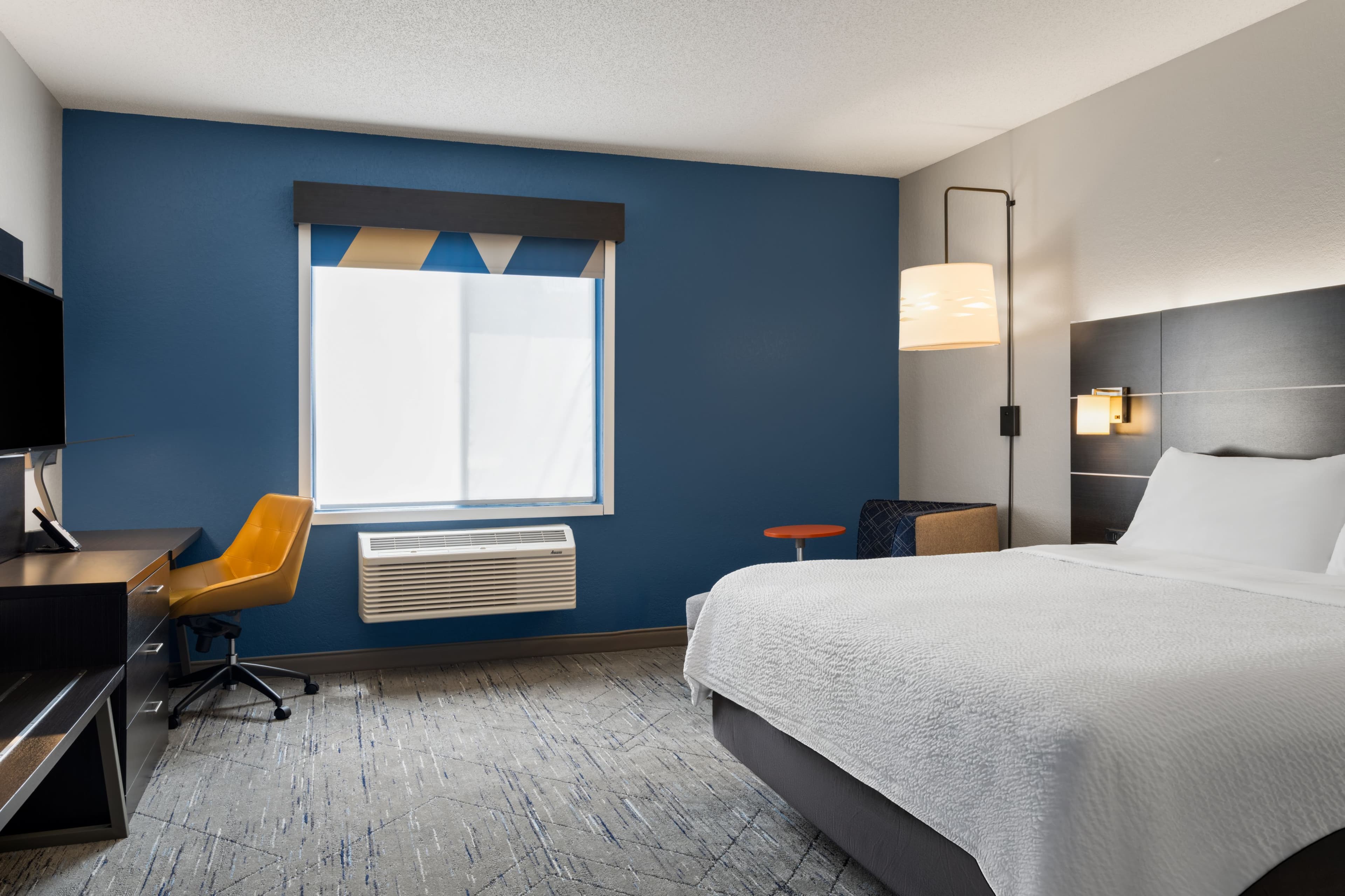 Holiday Inn Express & Suites Altoona-Des Moines — 15