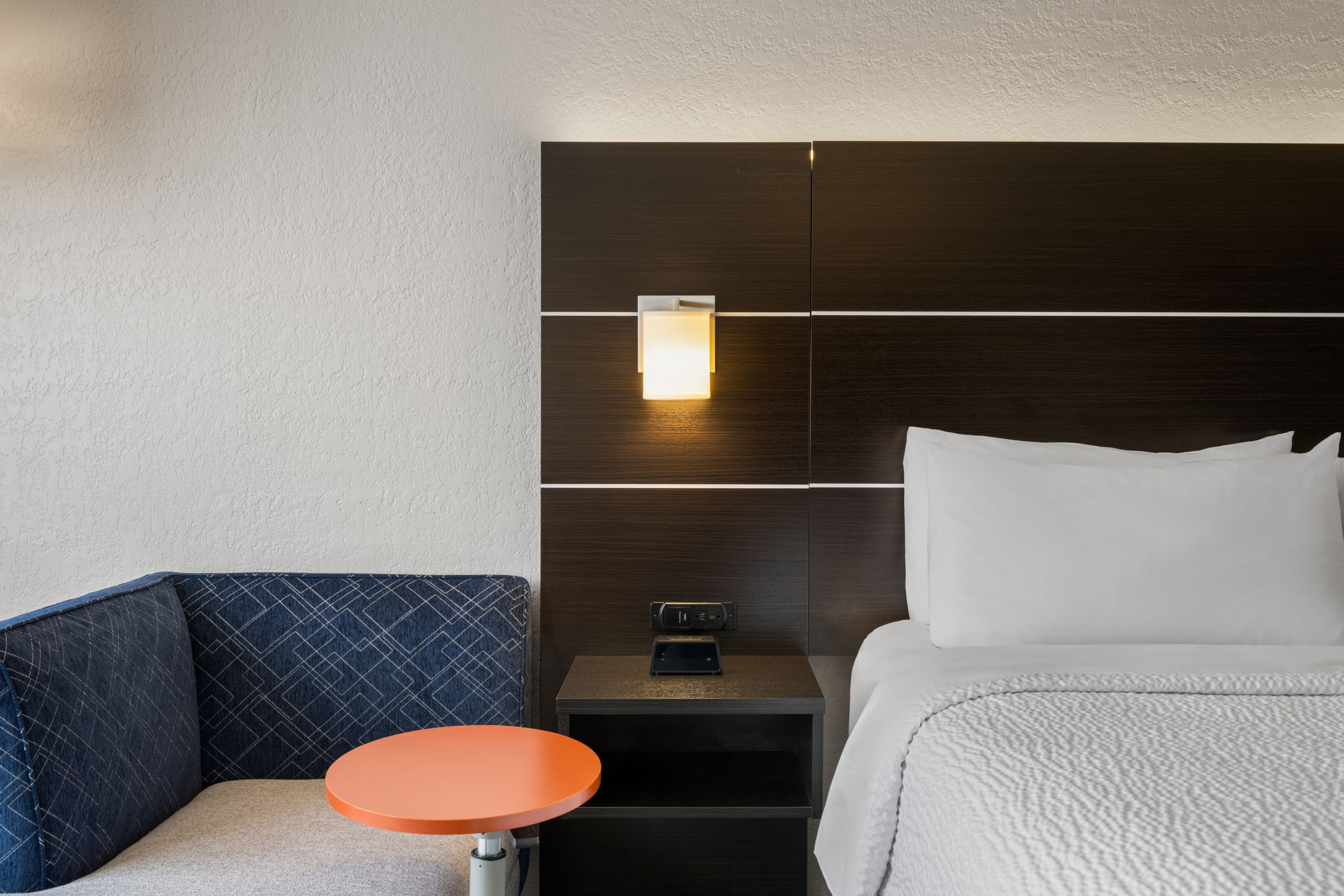 Holiday Inn Express & Suites Altoona-Des Moines — 13