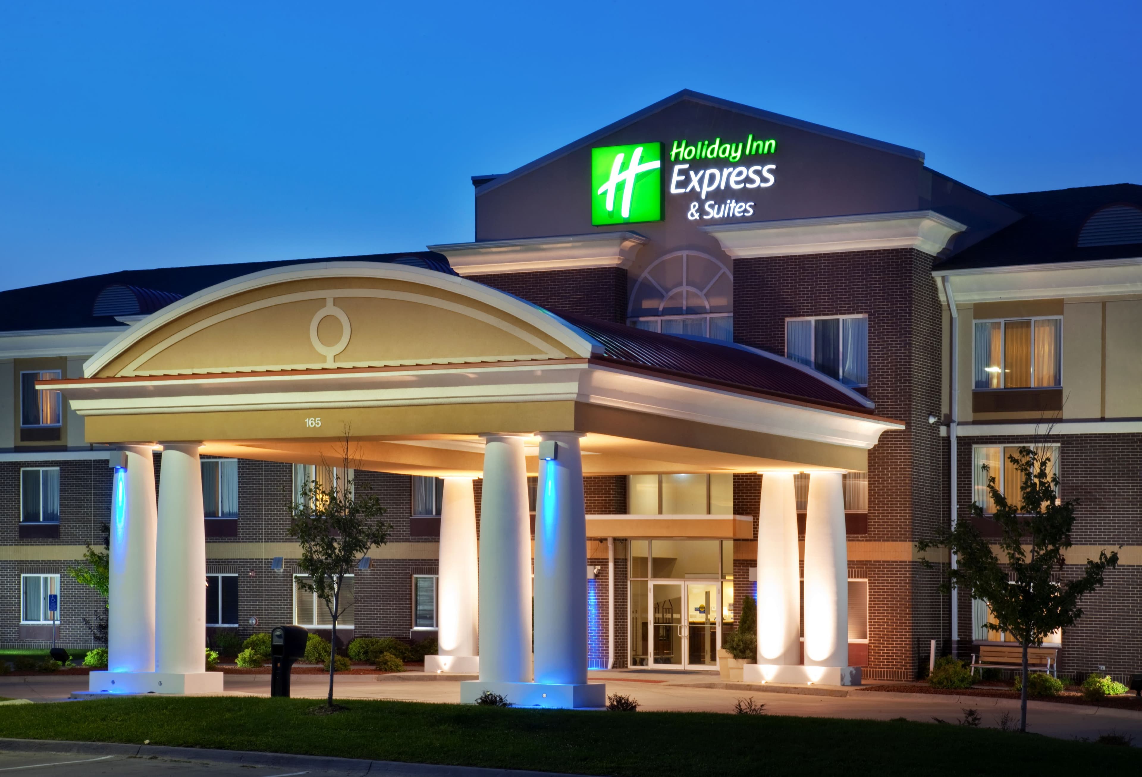 Holiday Inn Express & Suites Altoona-Des Moines