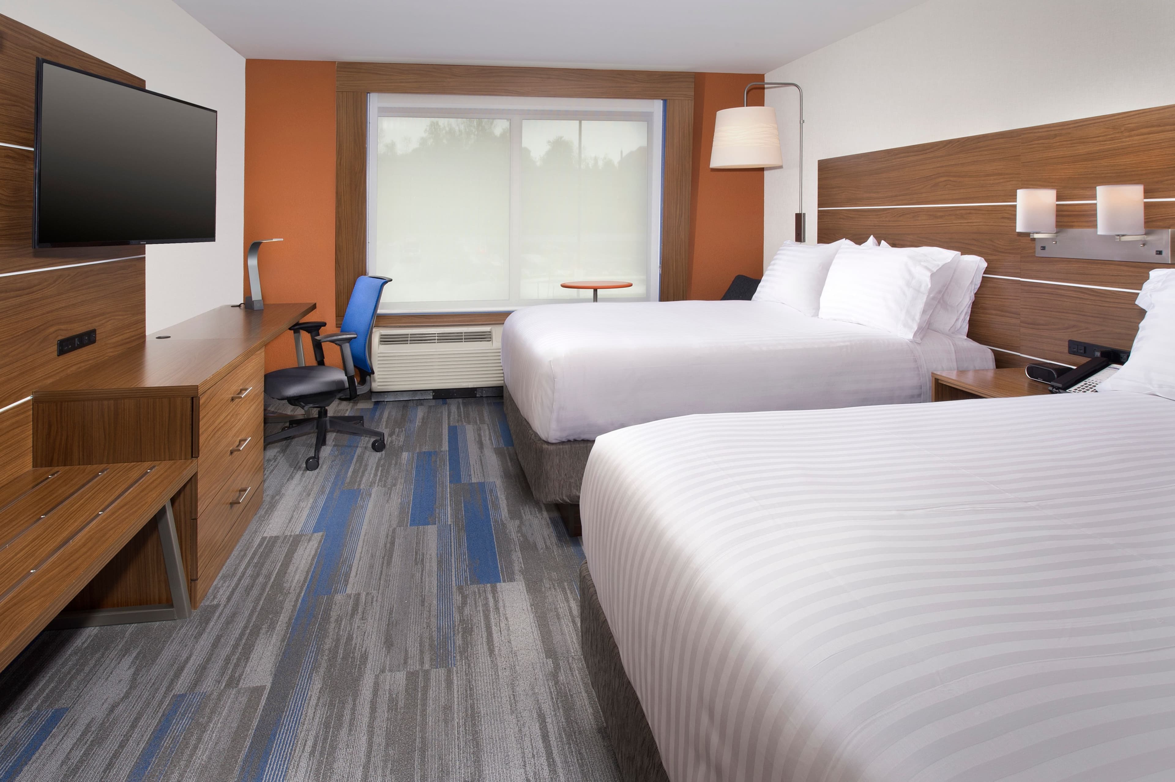 Holiday Inn Express & Suites Altoona — 12