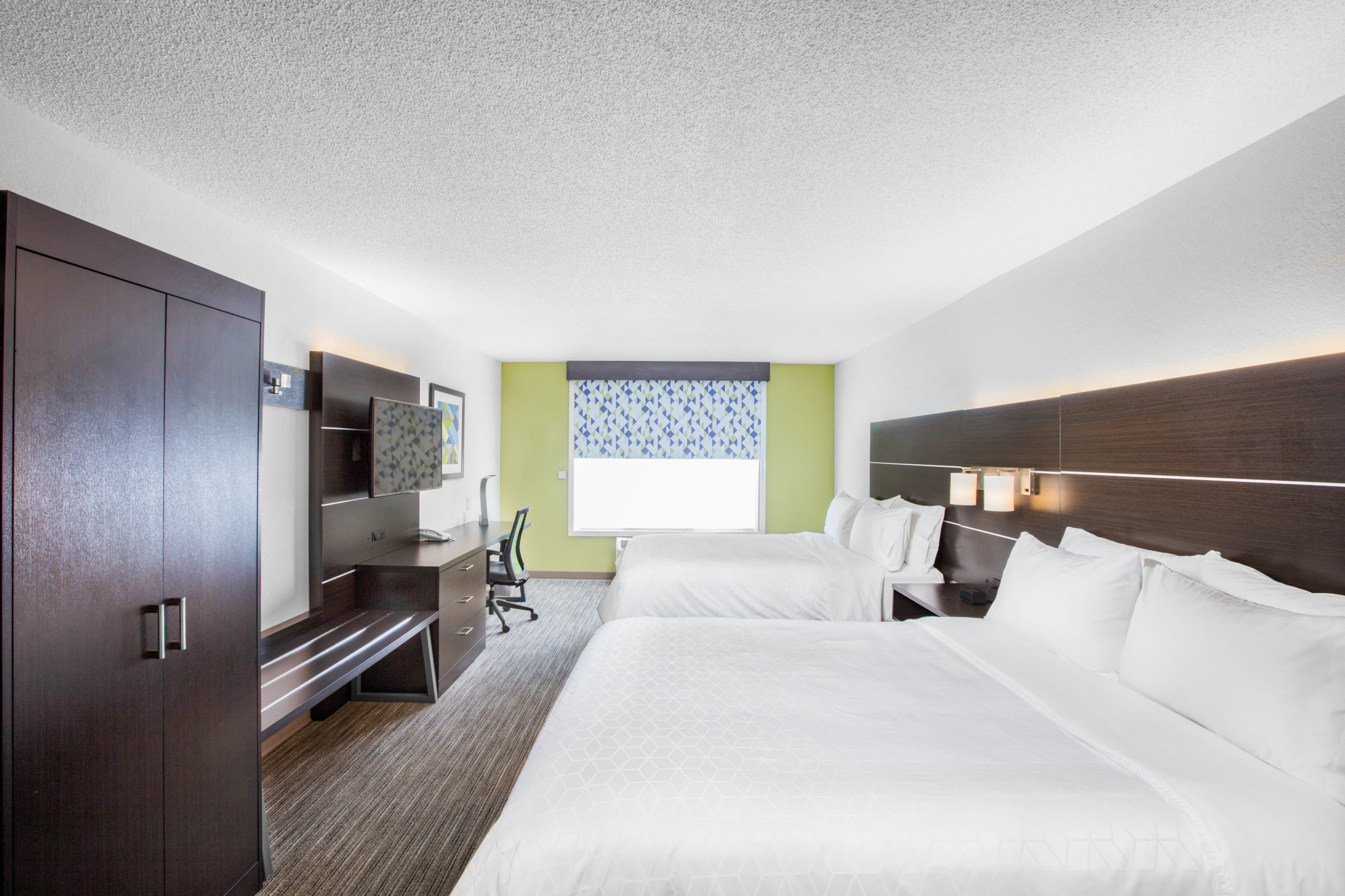 Holiday Inn Express & Suites Altoona-Des Moines — 9