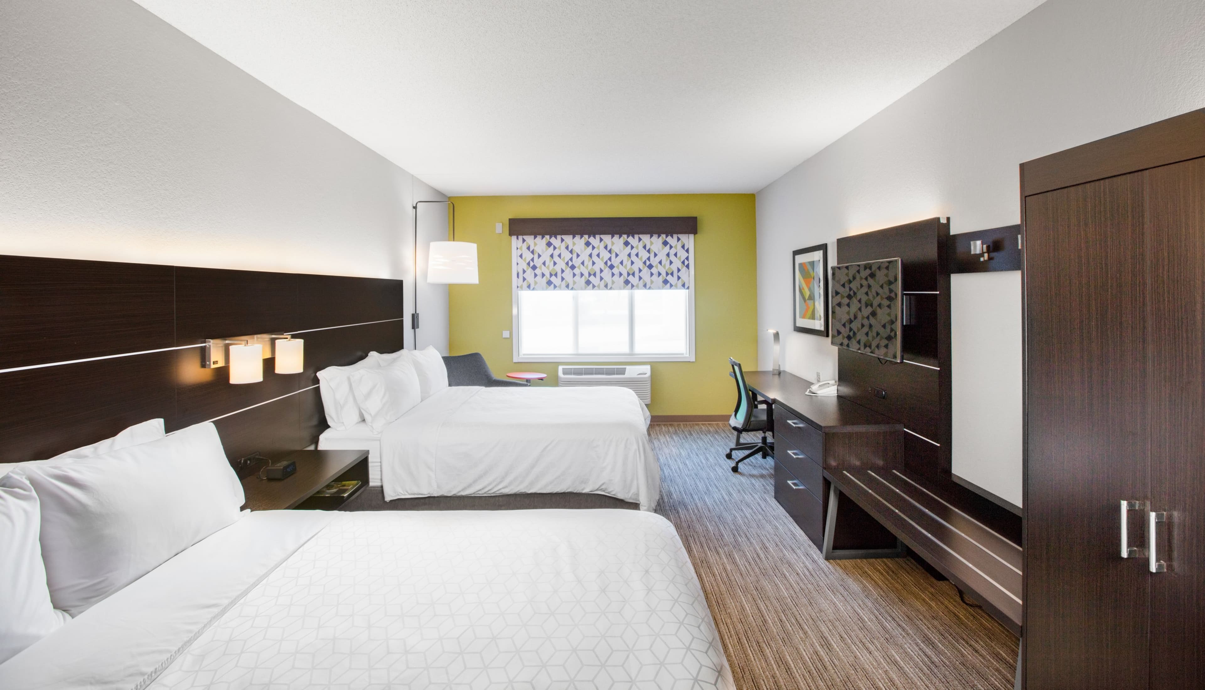 Holiday Inn Express & Suites Altoona-Des Moines — 10