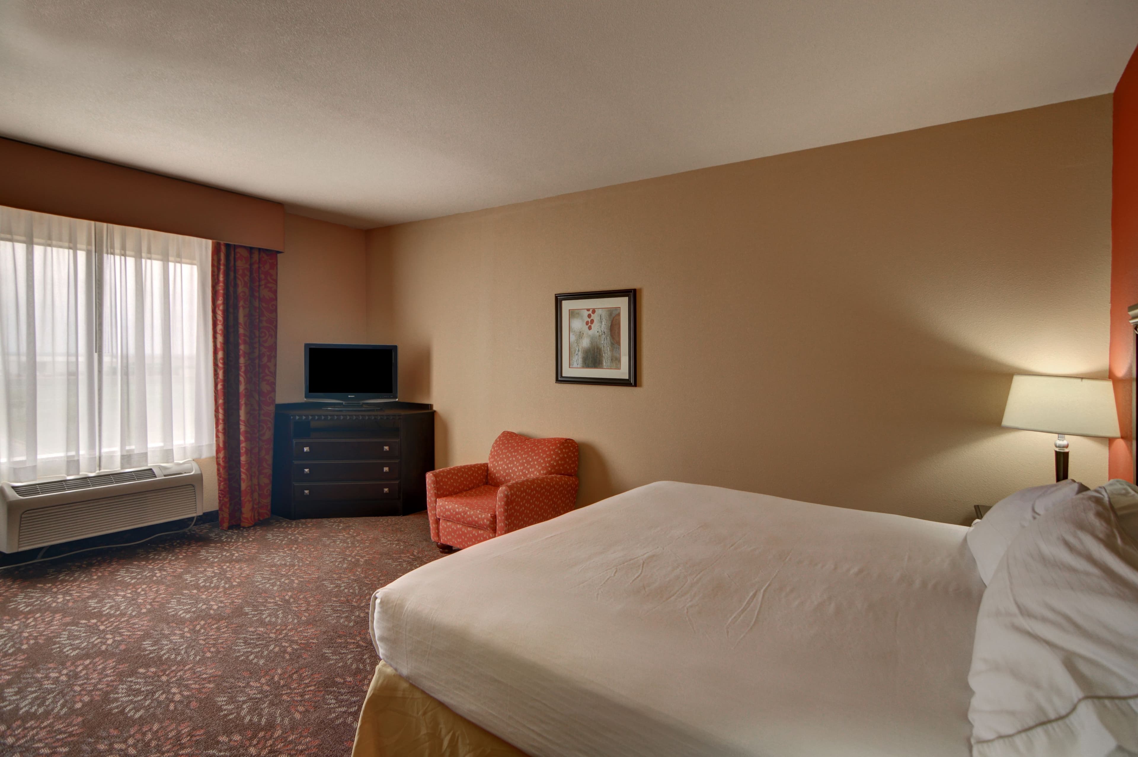 Holiday Inn Express & Suites Altus — 11