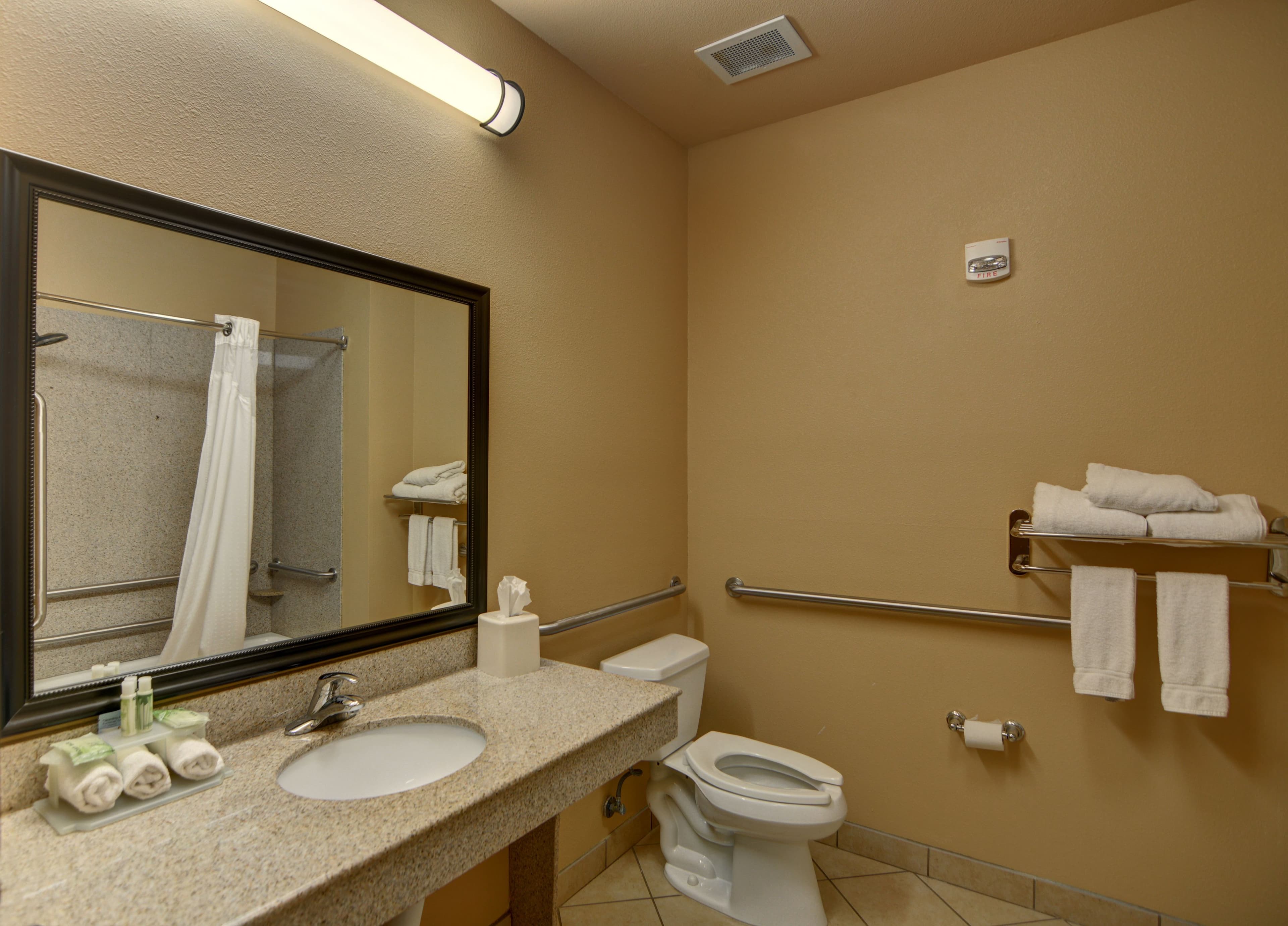 Holiday Inn Express & Suites Altus — 16