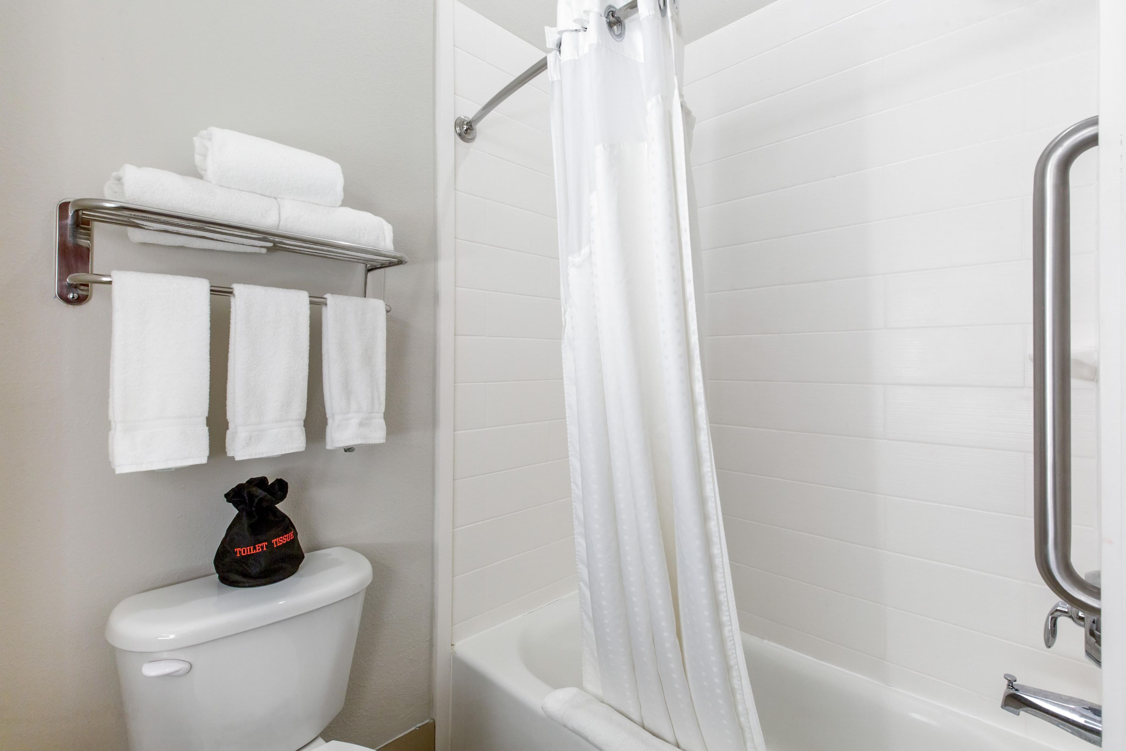 Holiday Inn Express & Suites Houston-Alvin — 15