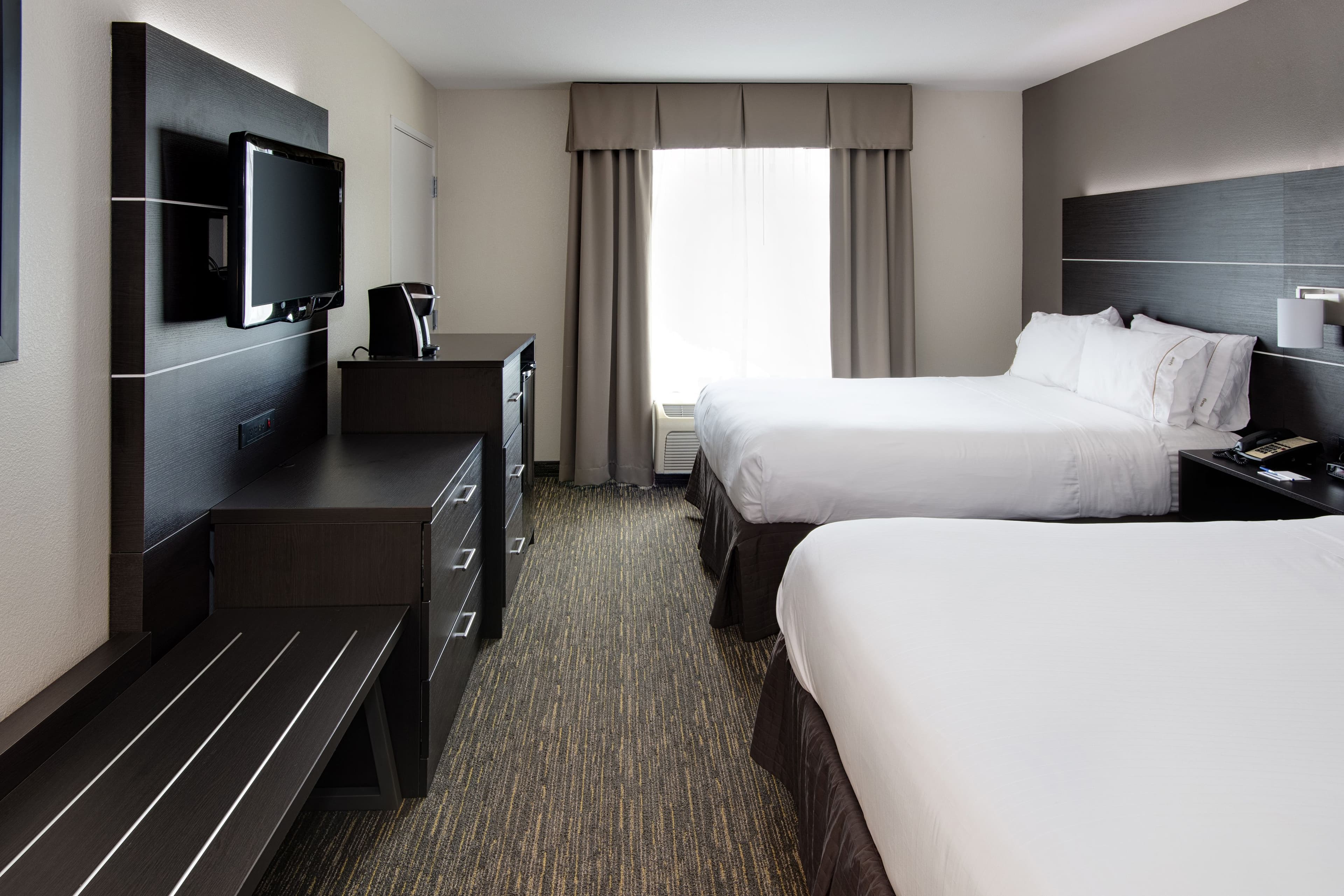 Holiday Inn Express & Suites East Wichita I-35 Andover — 18