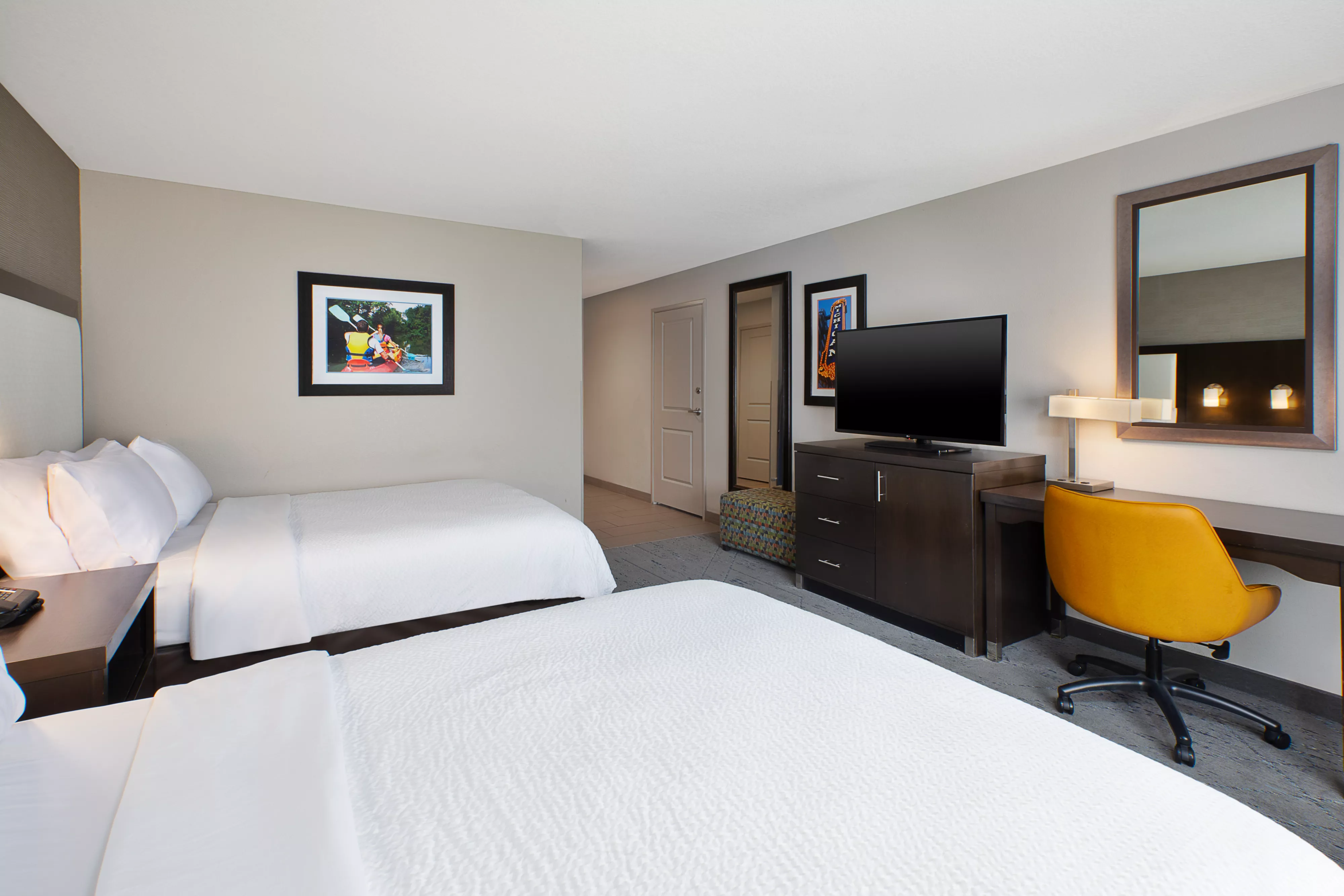 Holiday Inn Express & Suites Ann Arbor West — 16