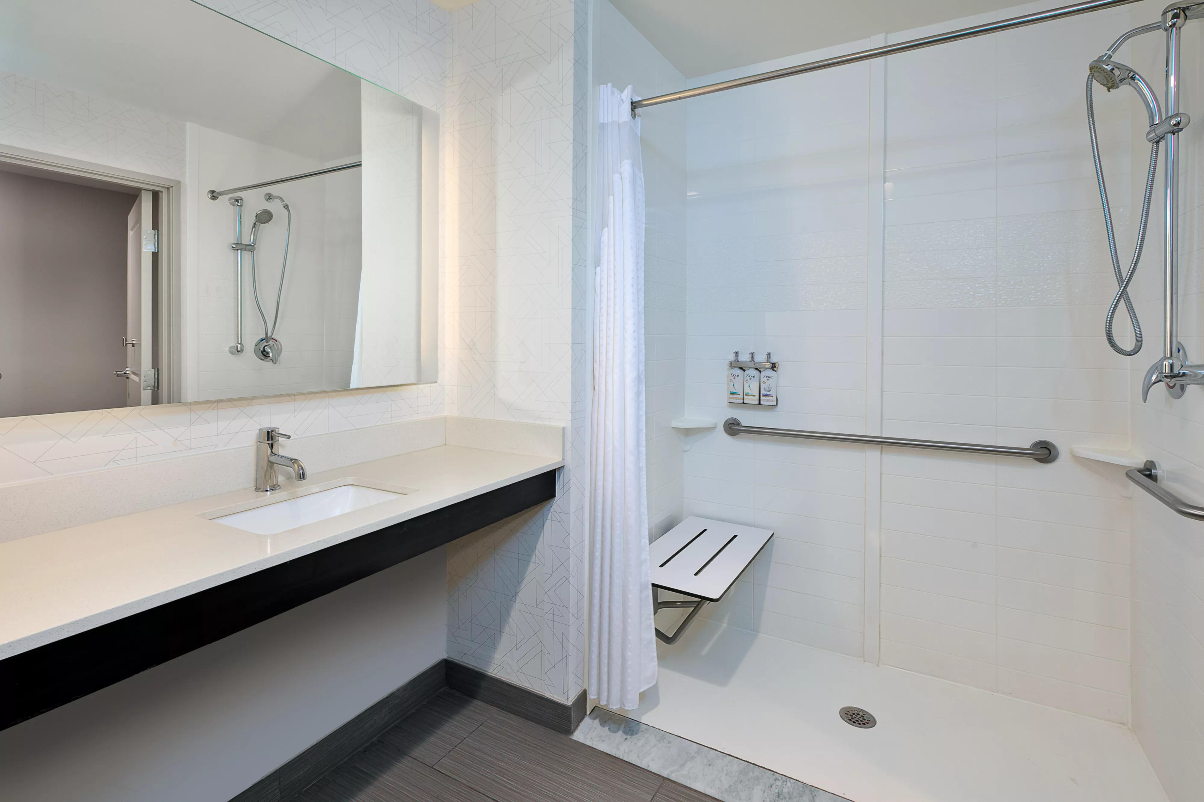 Holiday Inn Express & Suites Ann Arbor West — 11