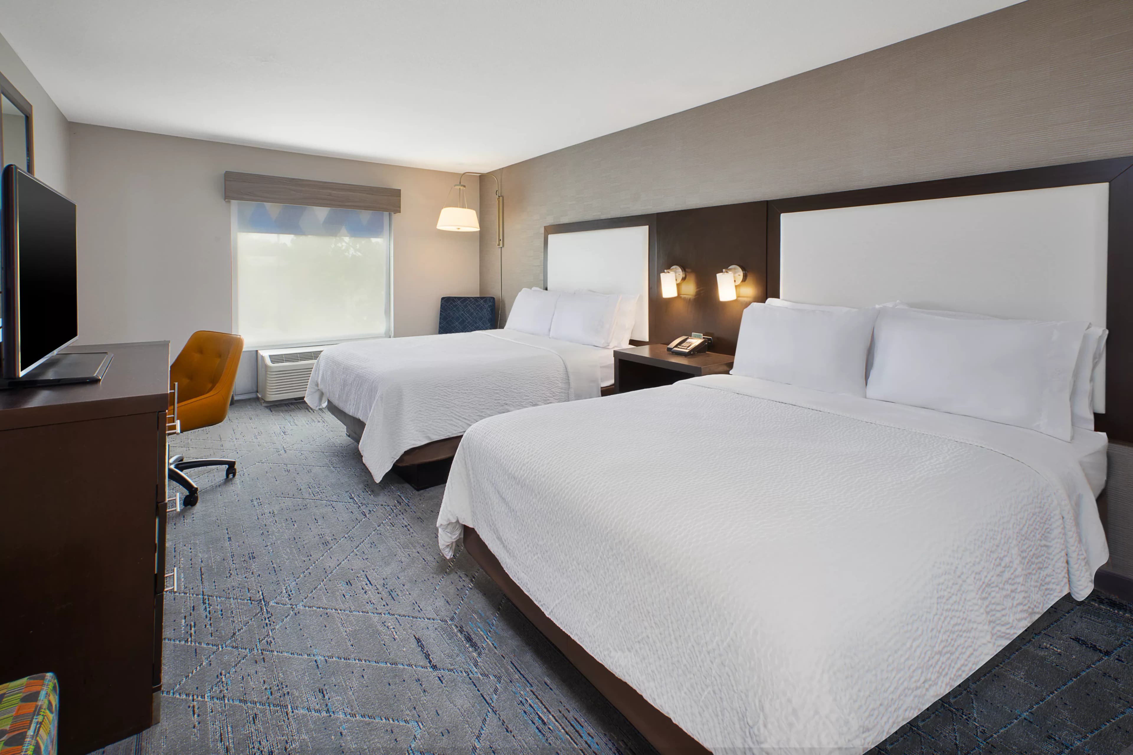 Holiday Inn Express & Suites Ann Arbor West — 18