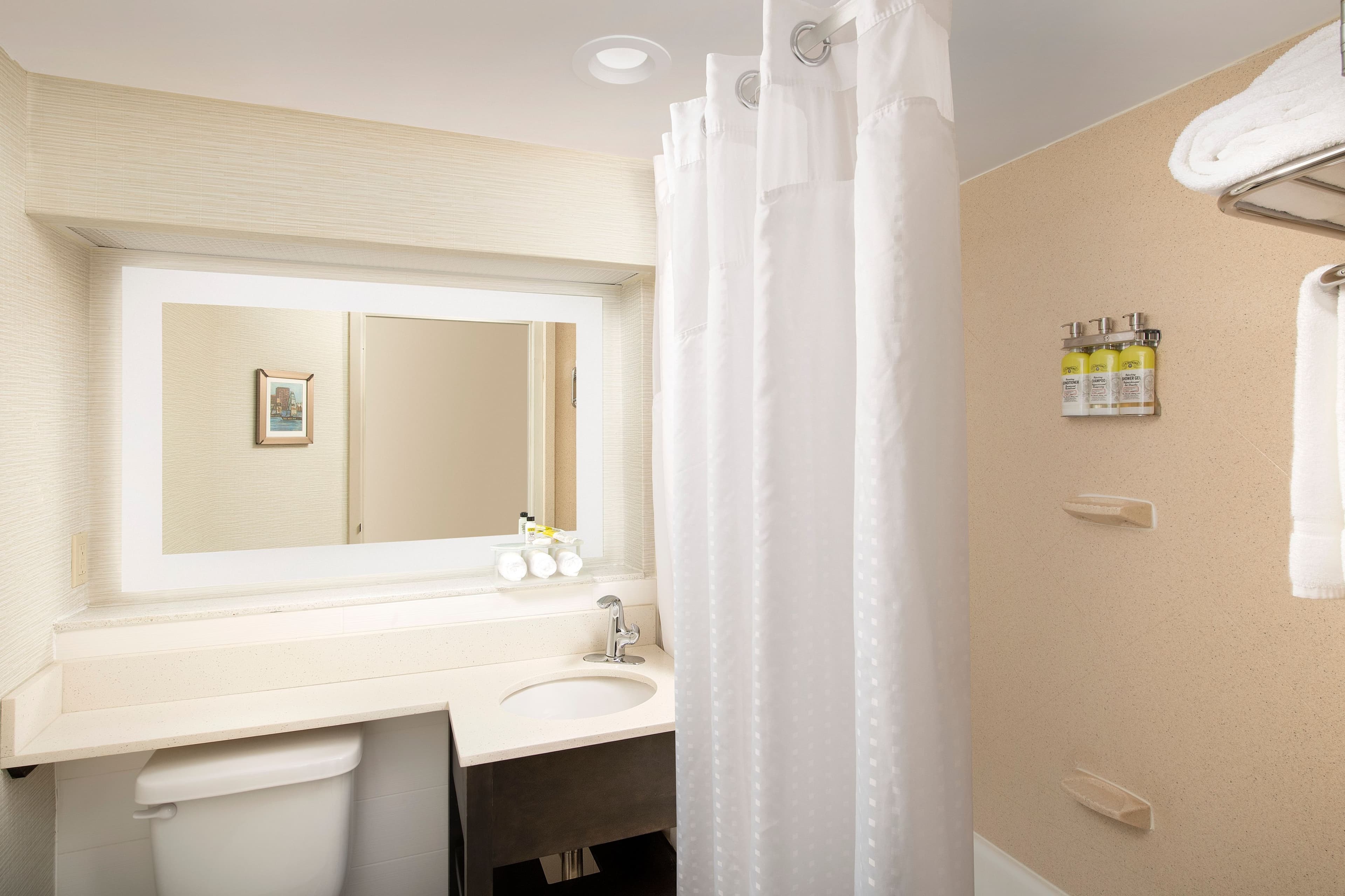 Holiday Inn Express & Suites Annapolis — 16