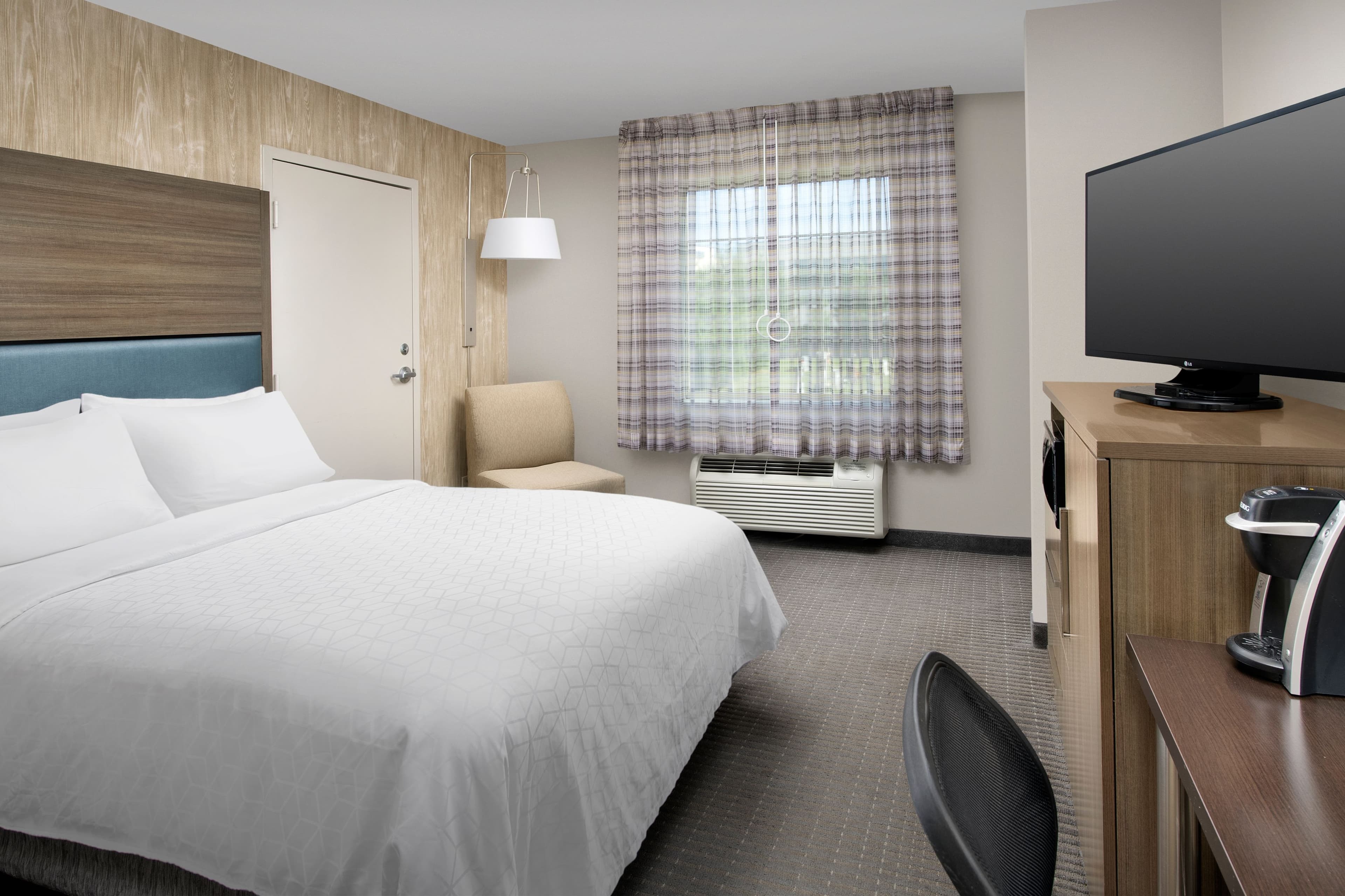 Holiday Inn Express & Suites Annapolis — 18