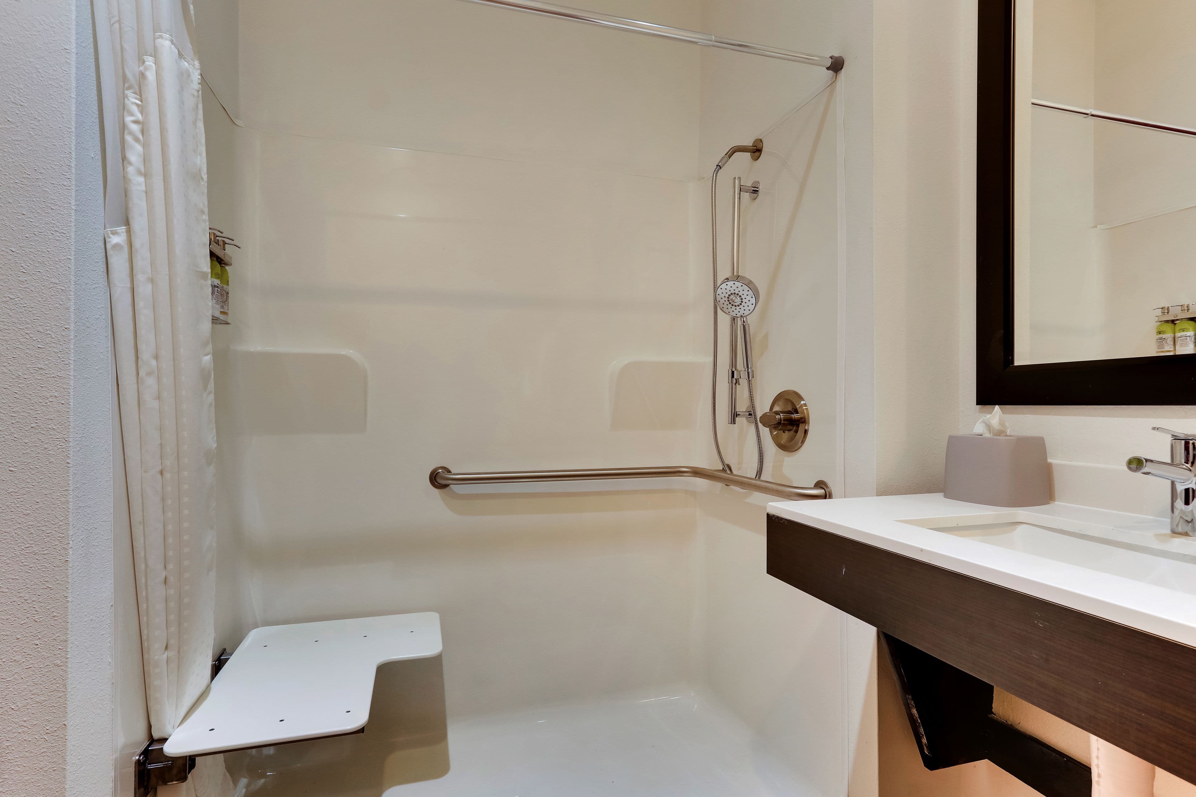 Holiday Inn Express & Suites Ardmore — 18