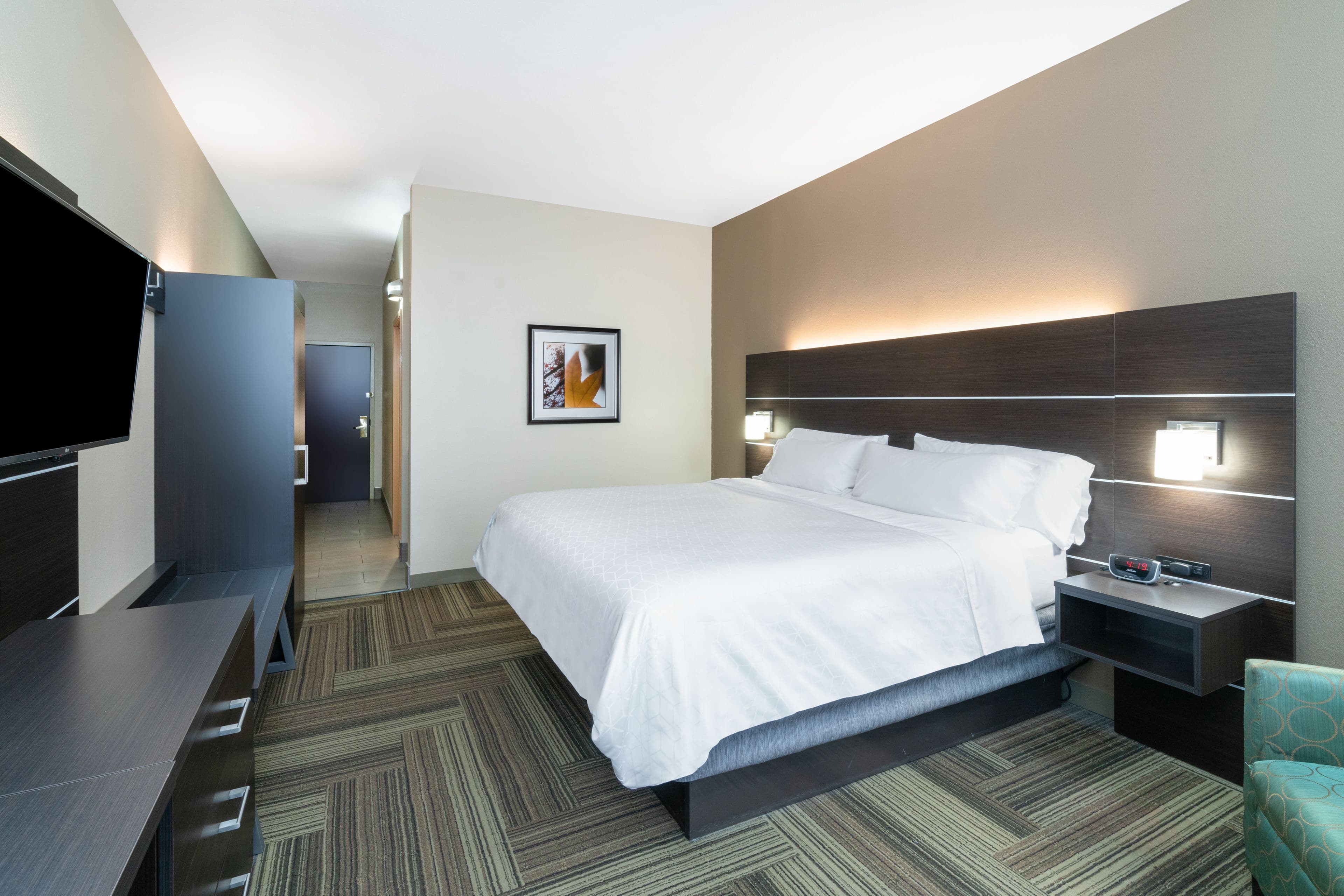 Holiday Inn Express & Suites Ashland — 7