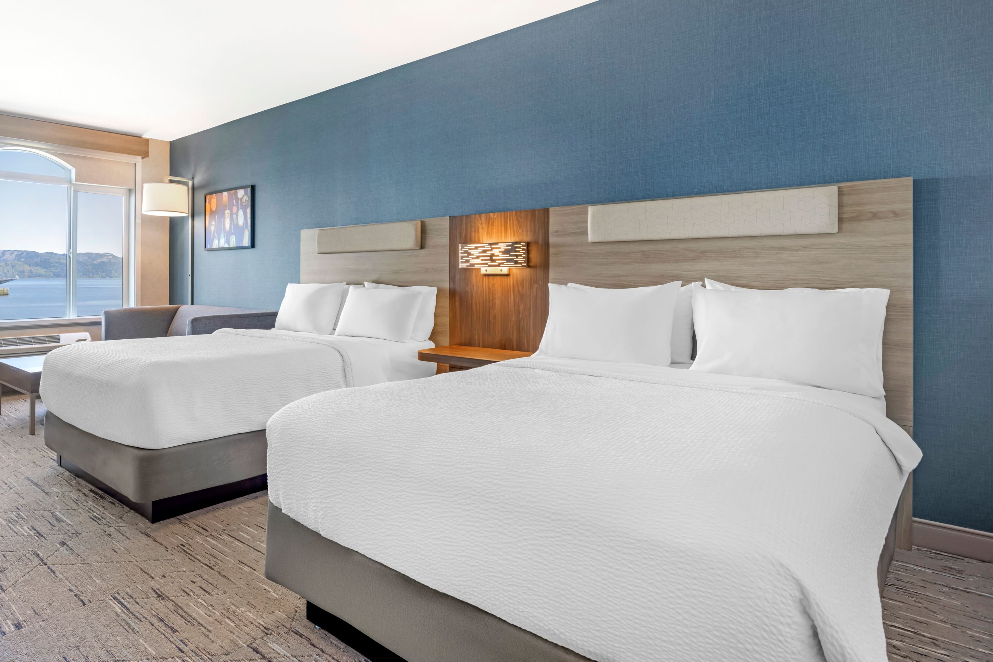 Holiday Inn Express & Suites Astoria — 23