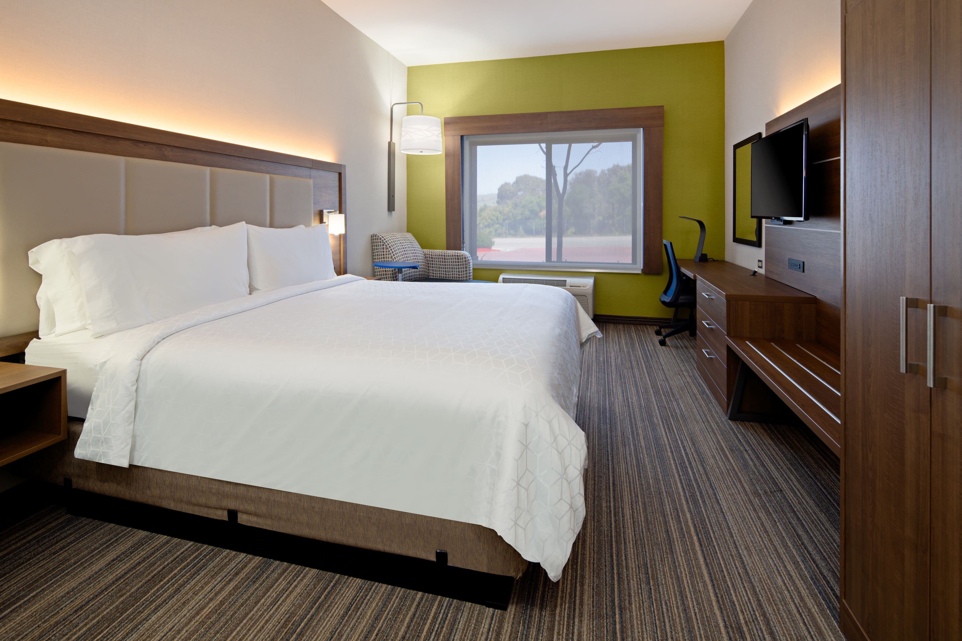 Holiday Inn Express & Suites Atascadero — 9