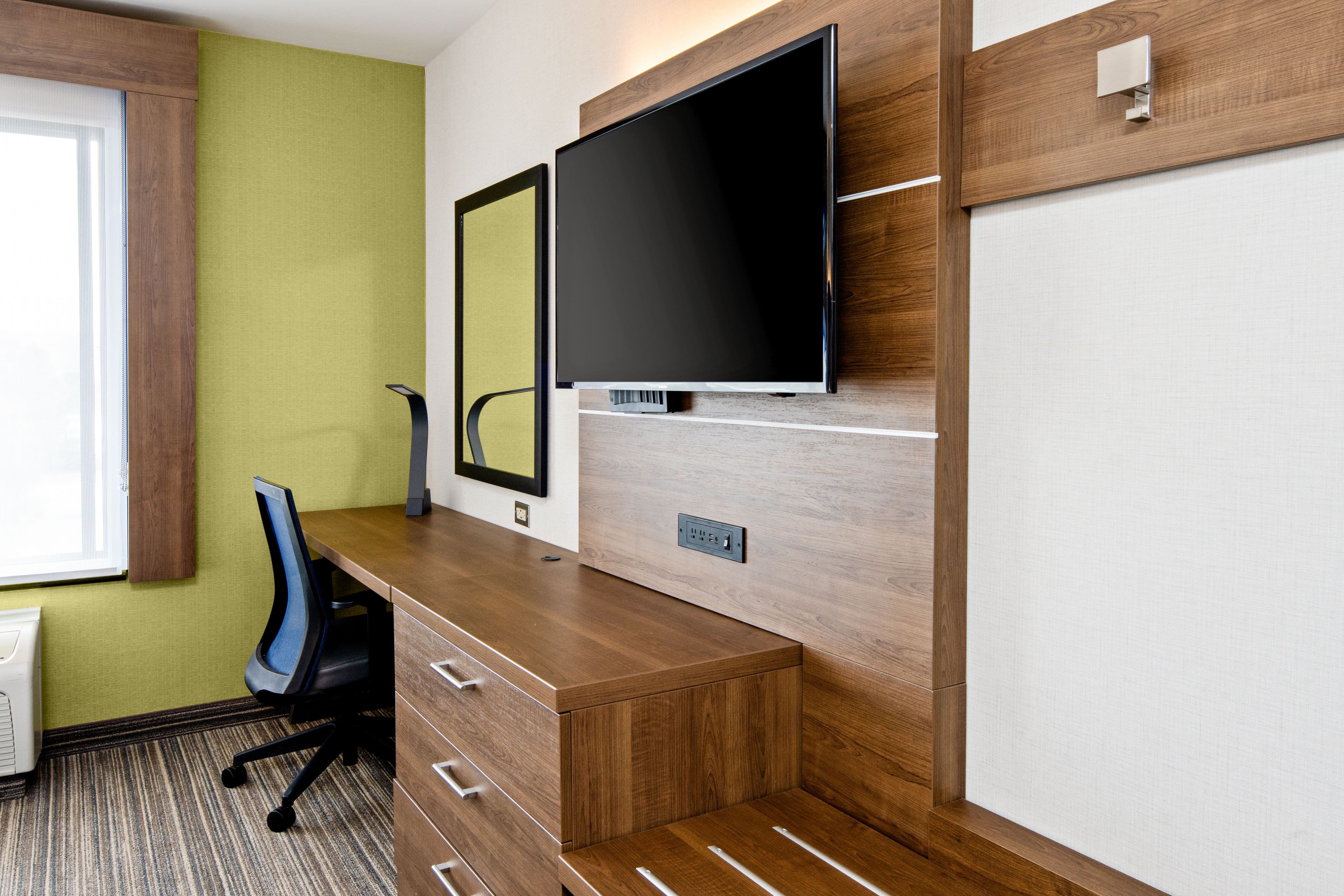 Holiday Inn Express & Suites Atascadero — 8