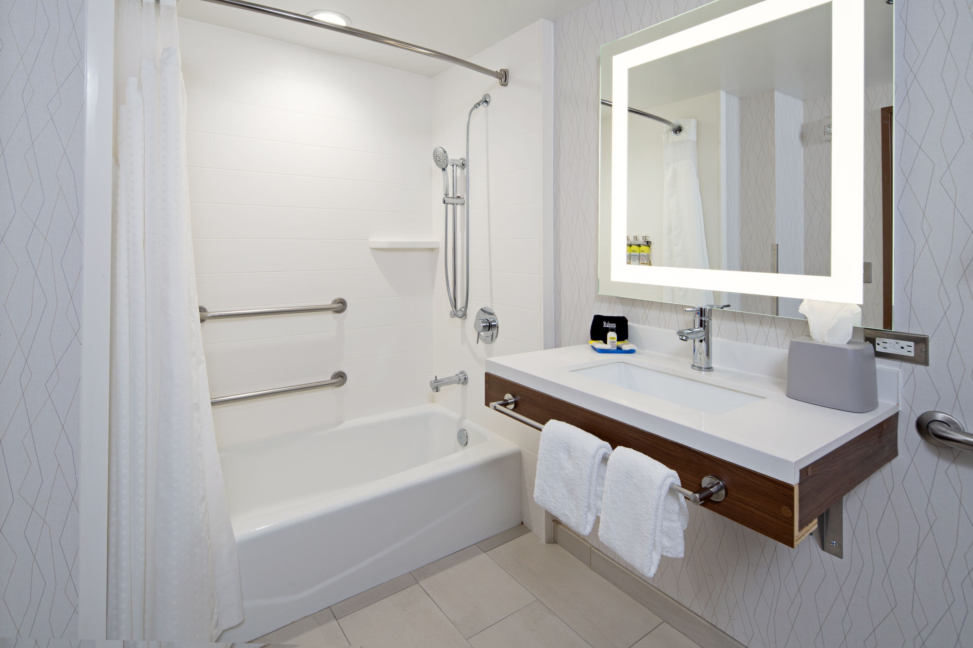 Holiday Inn Express & Suites Atascadero — 44