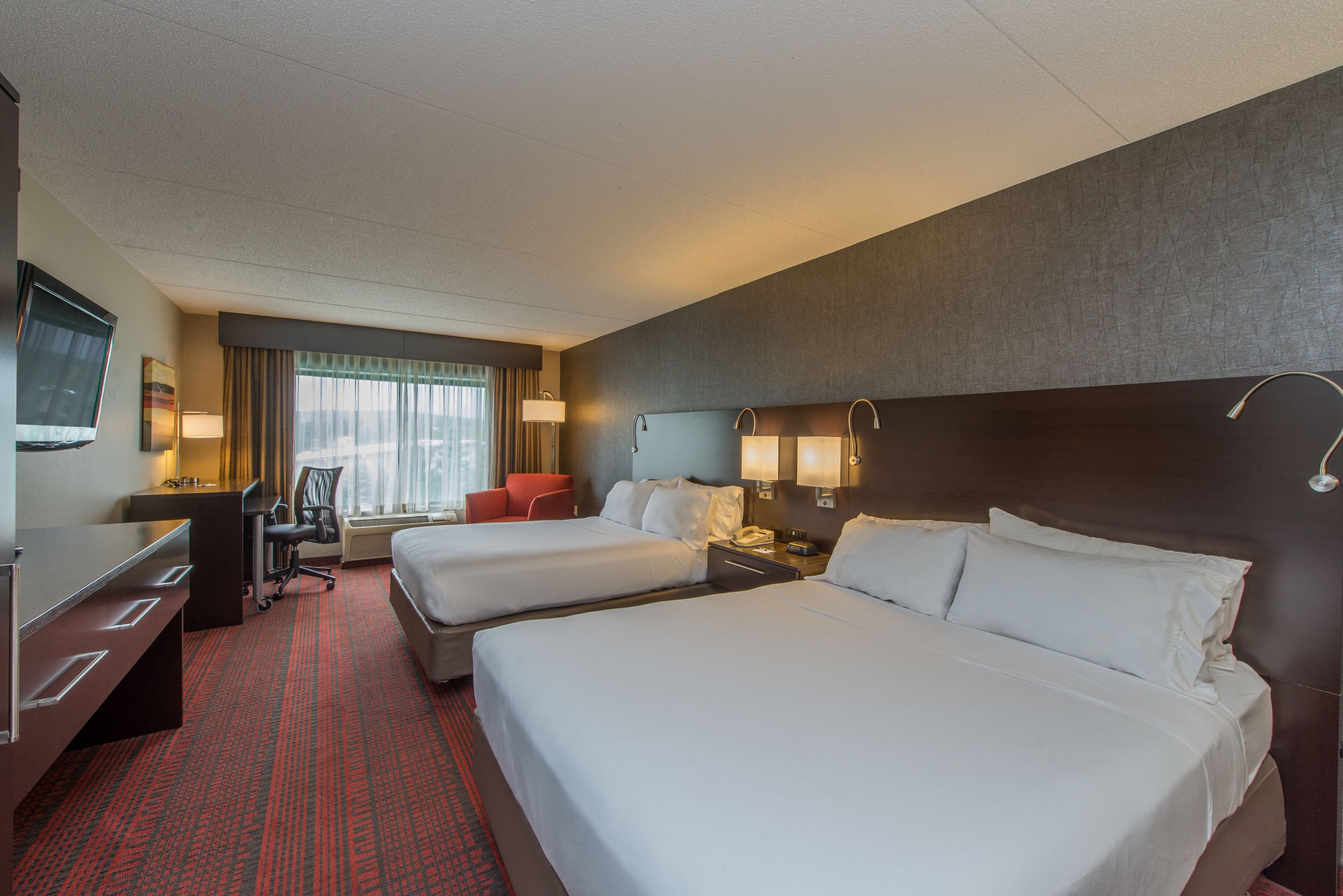 Holiday Inn Express & Suites Auburn — 12