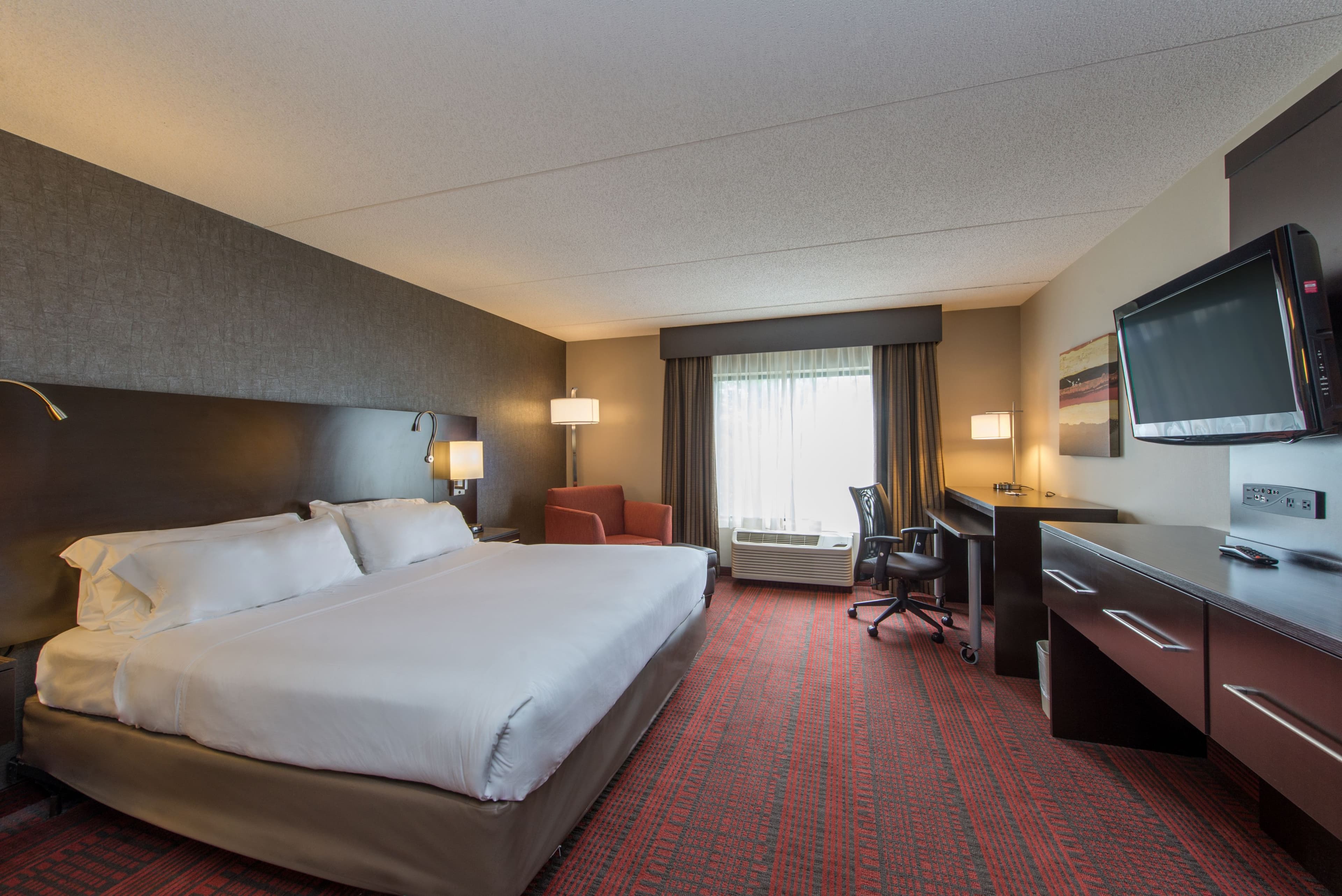 Holiday Inn Express & Suites Auburn — 7