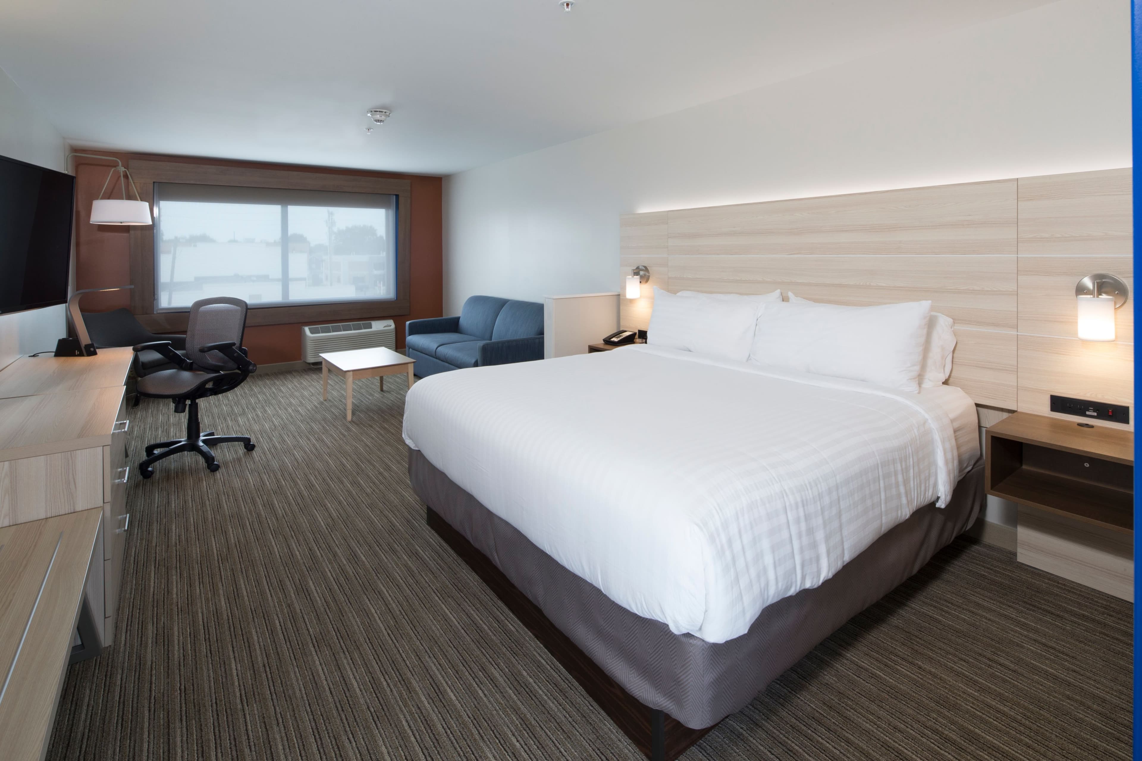 Holiday Inn Express & Suites Auburn — 9