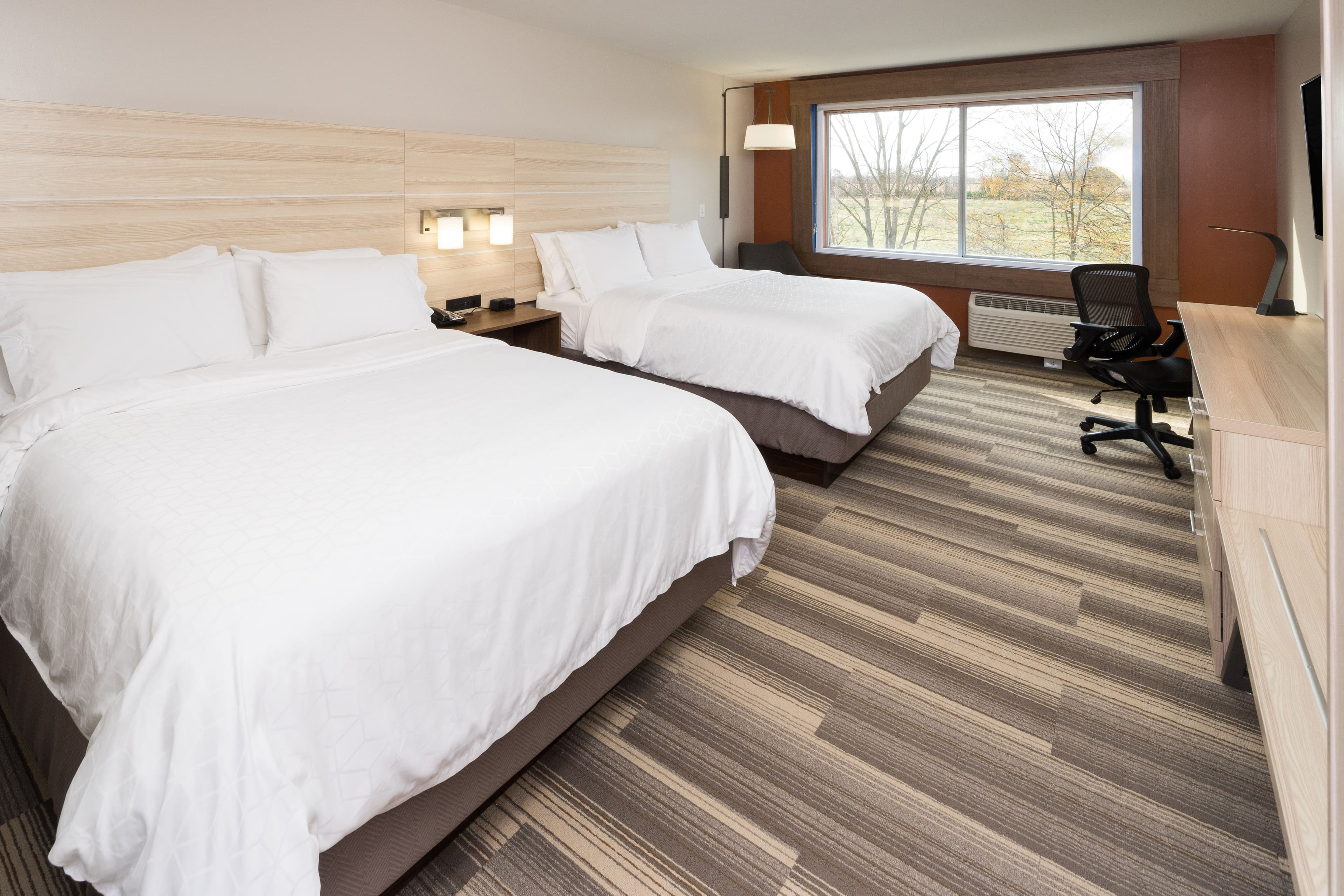 Holiday Inn Express & Suites Auburn — 17