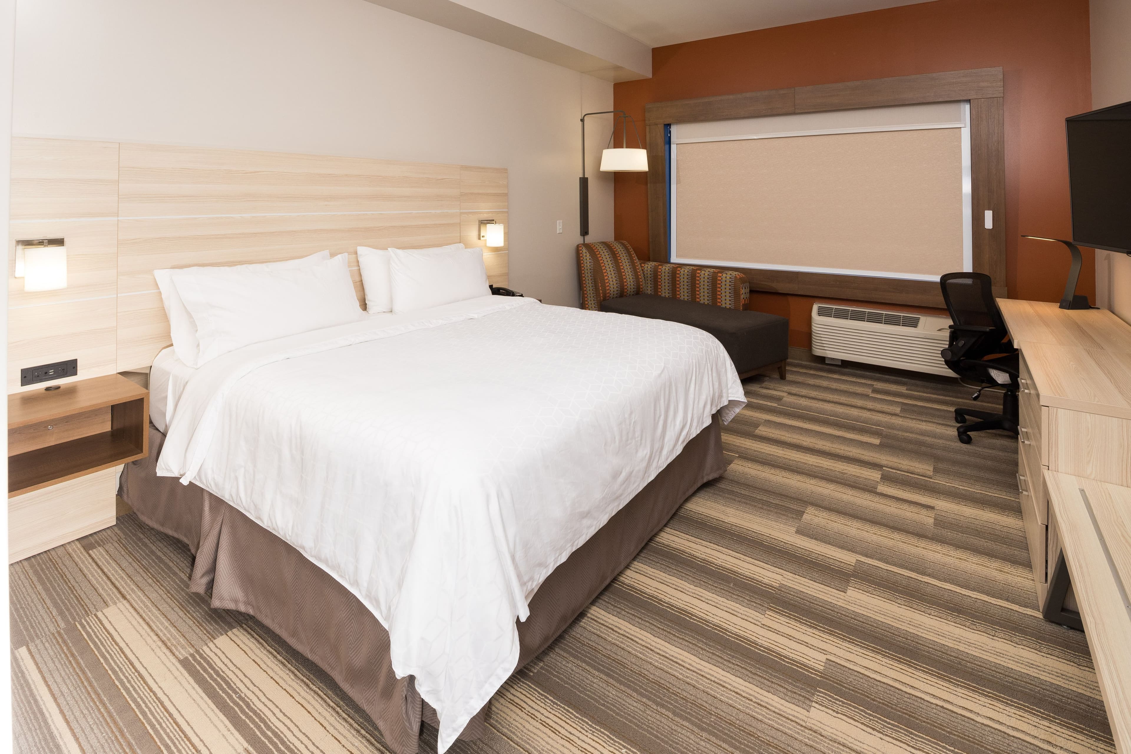 Holiday Inn Express & Suites Auburn — 8