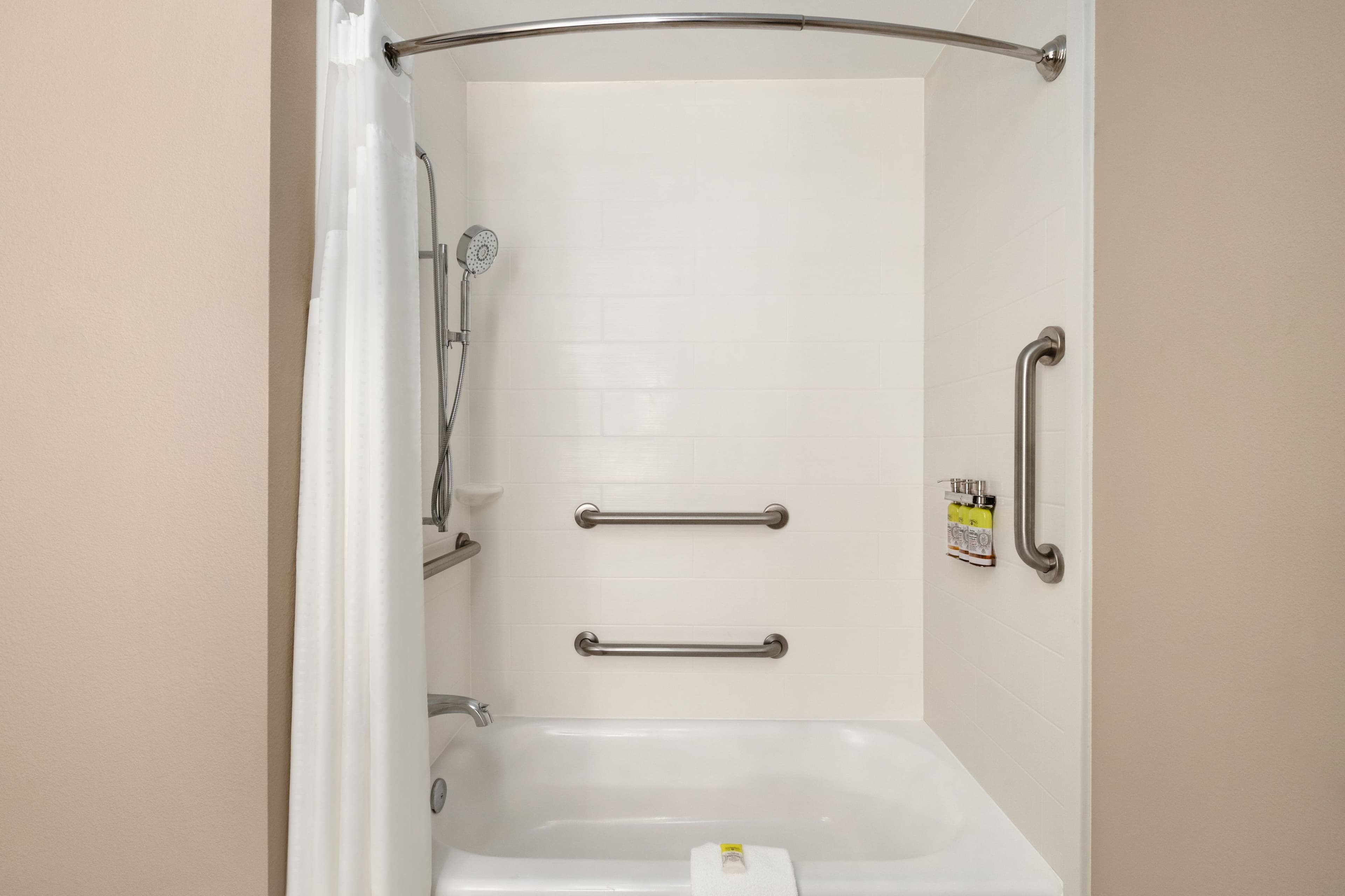 Holiday Inn Express & Suites Auburn - University Area — 9