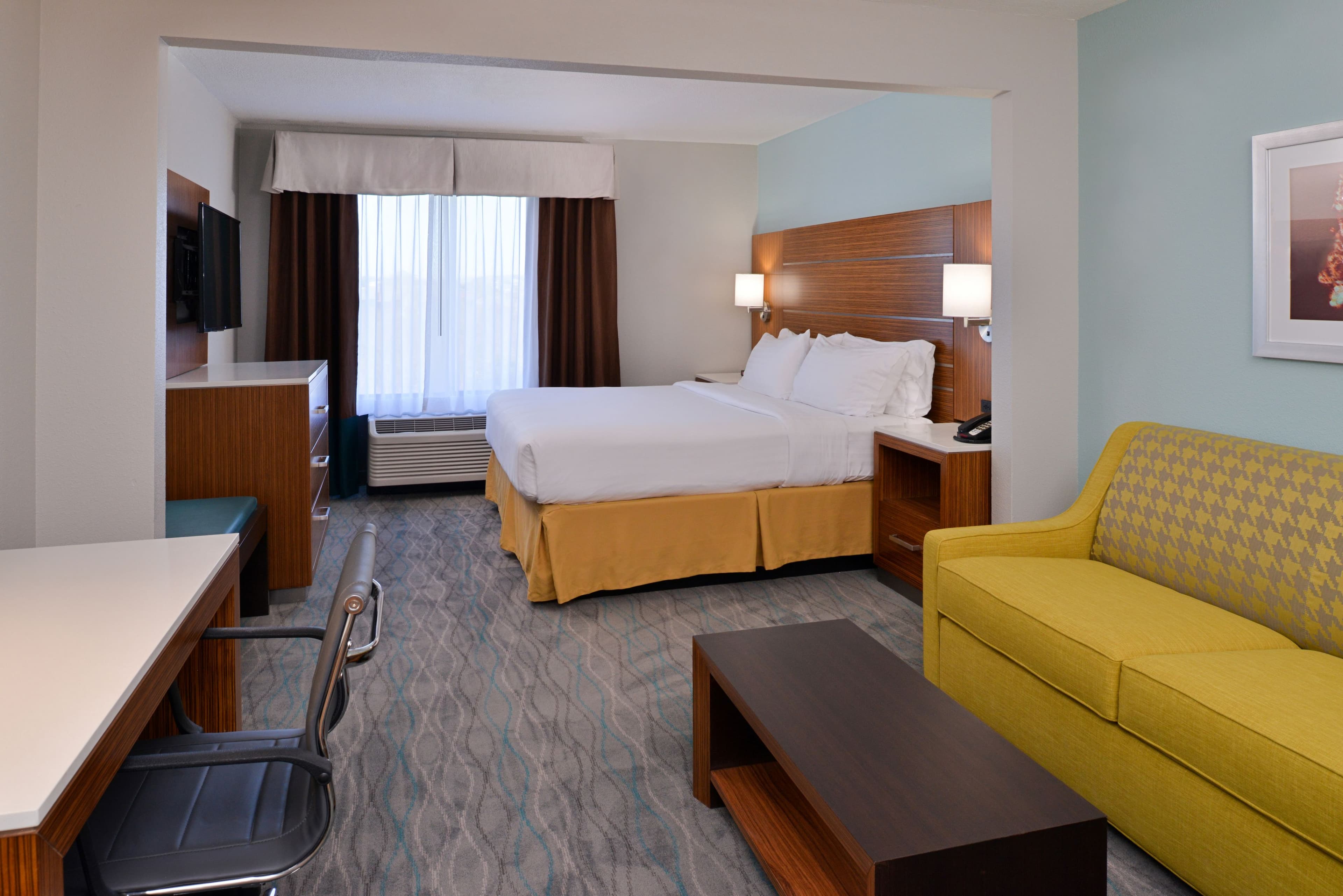 Holiday Inn Express & Suites Austin North Central — 8