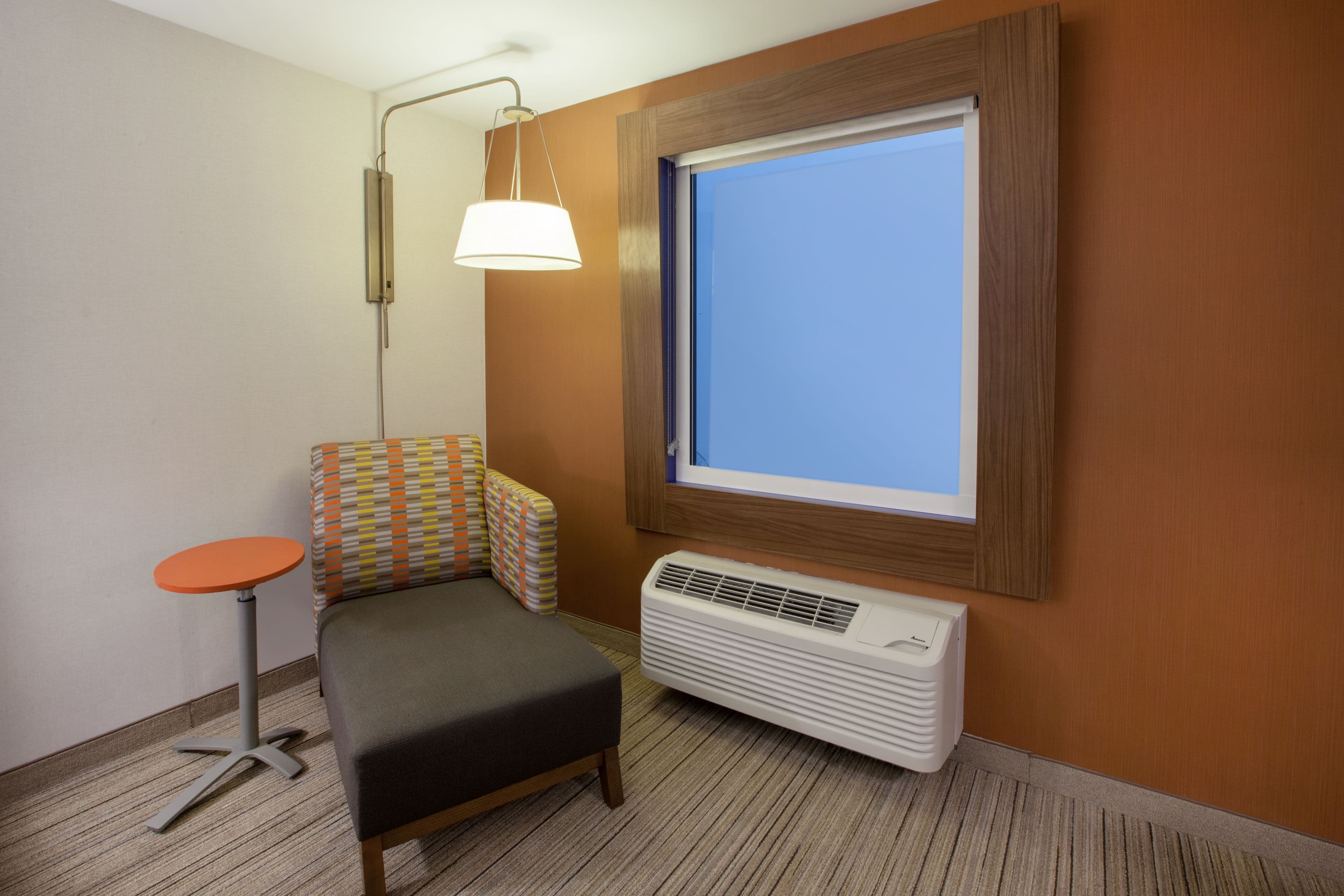 Holiday Inn Express & Suites Austin North Central — 6