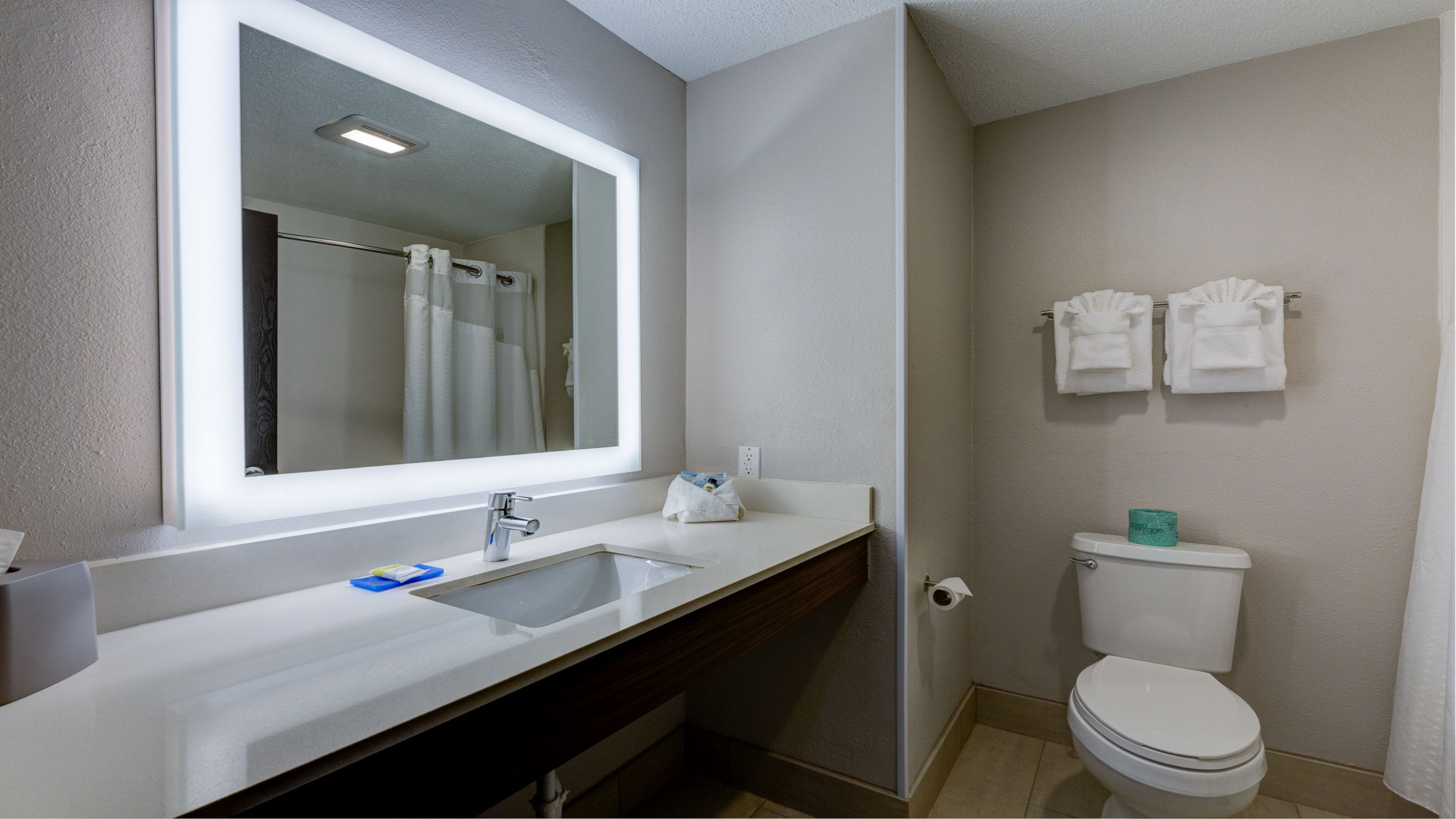 Holiday Inn Express & Suites Ashtabula-Geneva — 8
